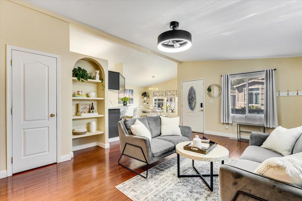 444 Whispering Pines Drive Unit: 18