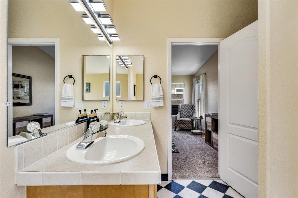 444 Whispering Pines Drive Unit: 18