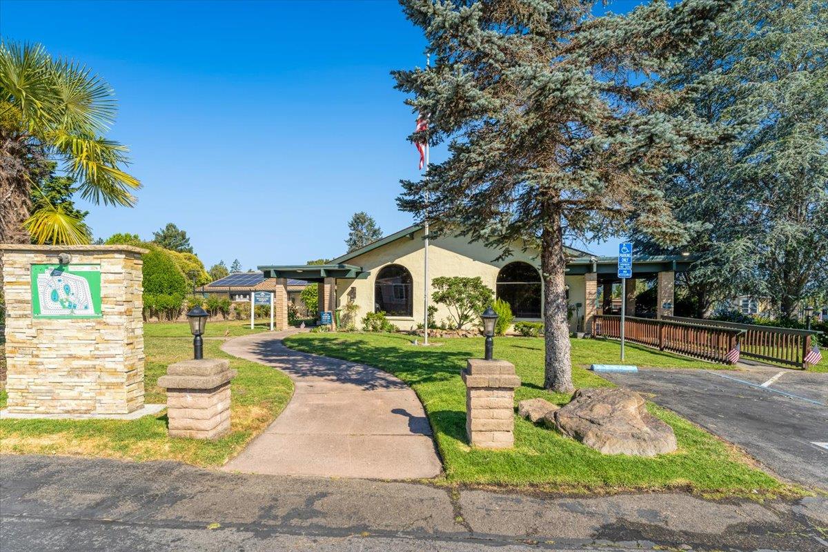 444 Whispering Pines Drive Unit: 18