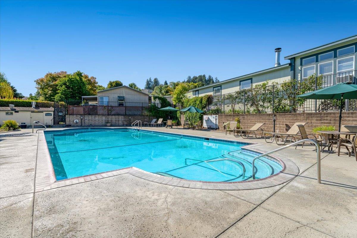 444 Whispering Pines Drive Unit: 18