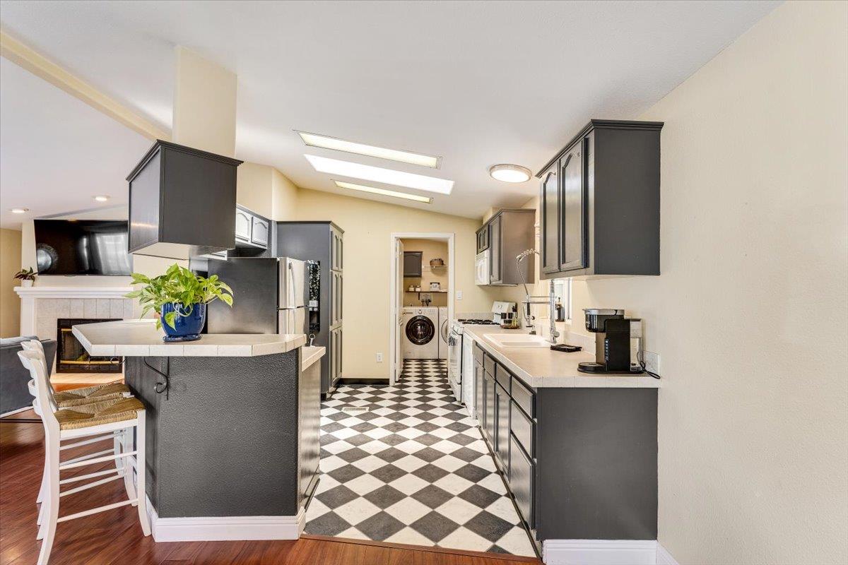 444 Whispering Pines Drive Unit: 18
