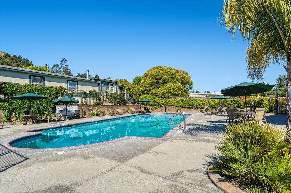 444 Whispering Pines Drive Unit: 18