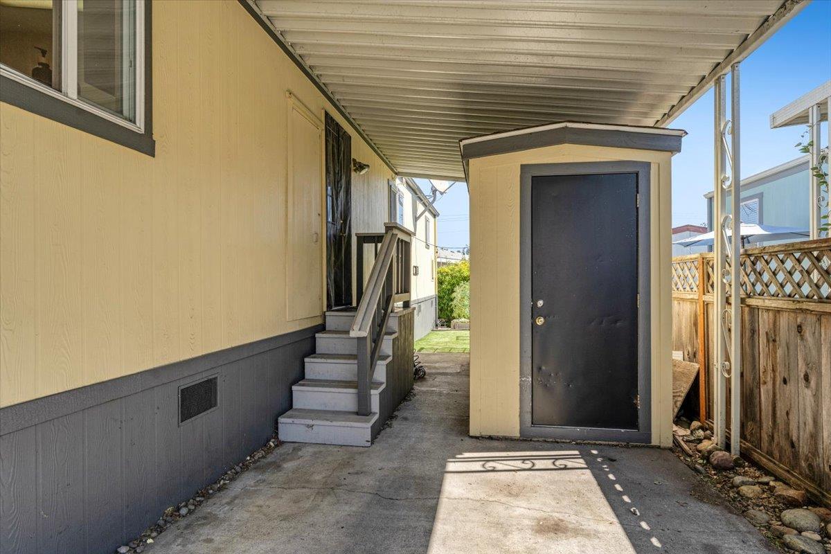 444 Whispering Pines Drive Unit: 18