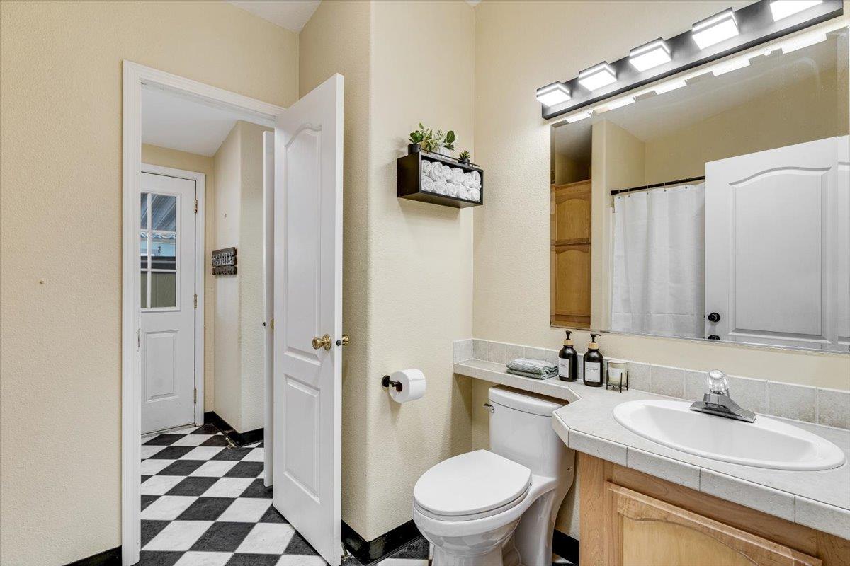 444 Whispering Pines Drive Unit: 18