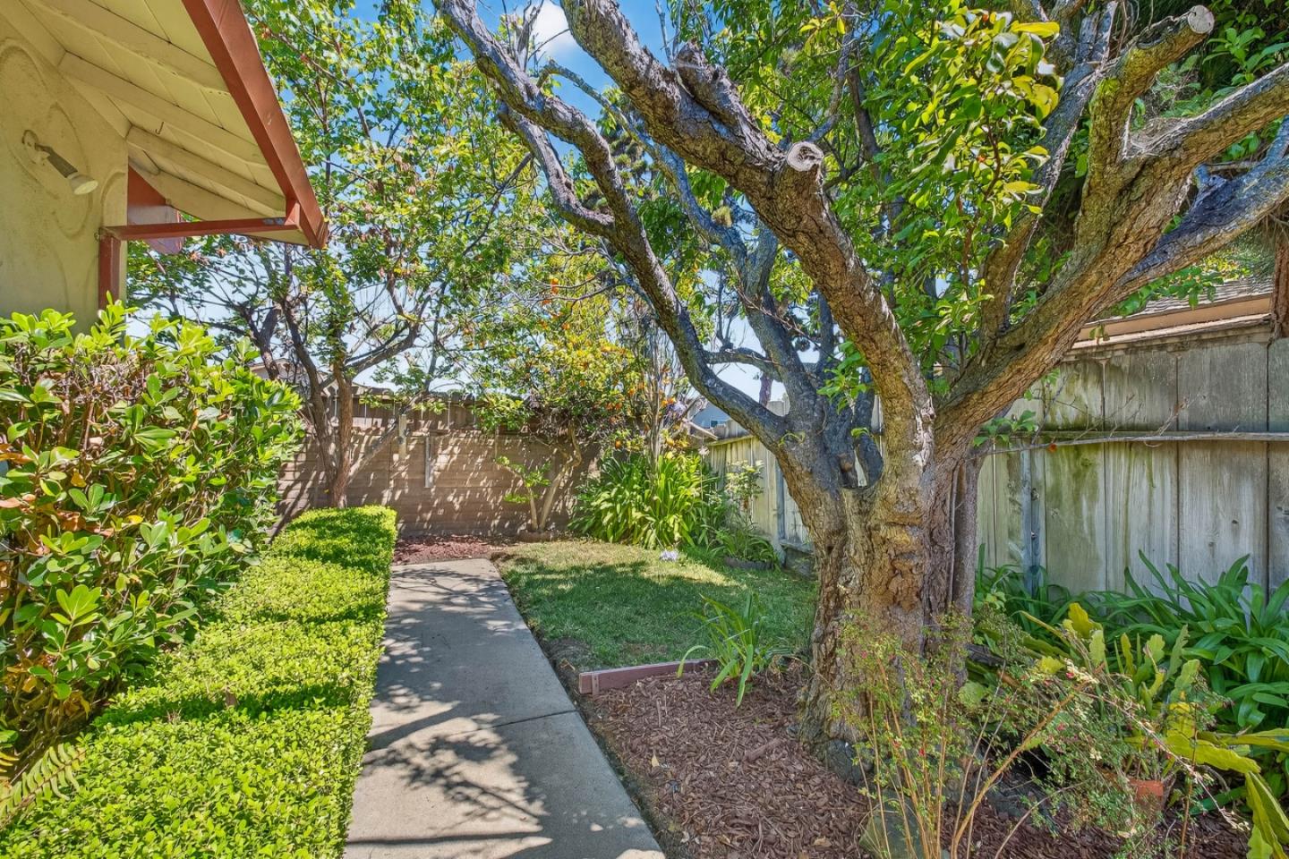 1101 Greenwood Place