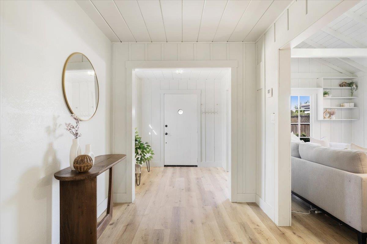 2866 Chesterfield Drive