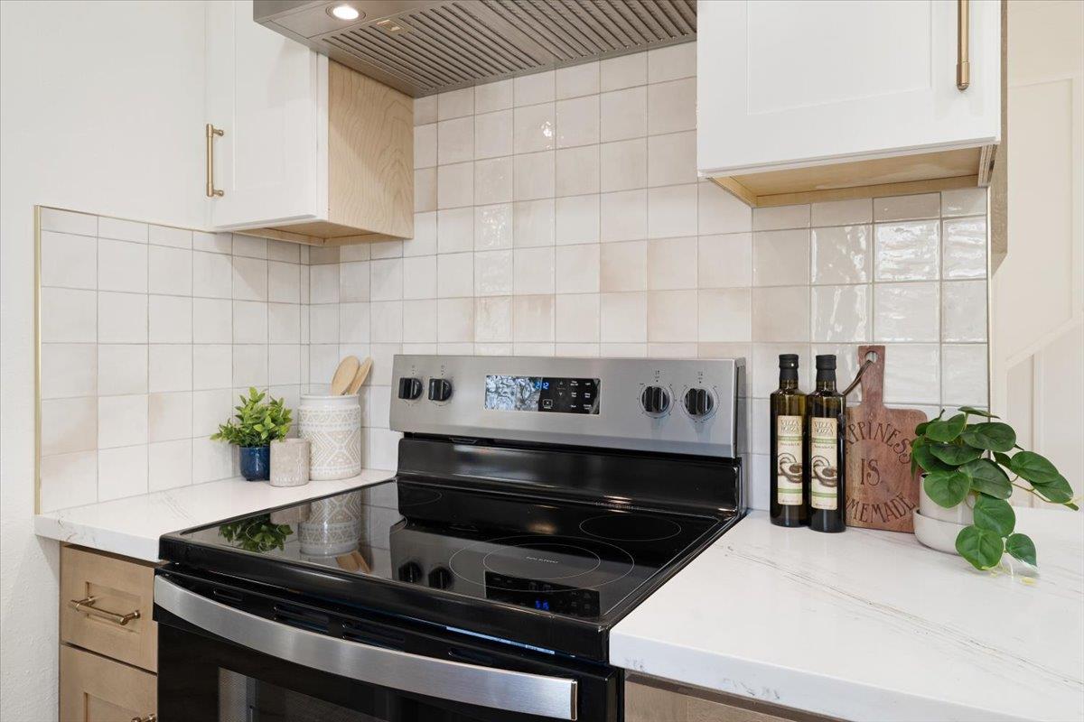 2866 Chesterfield Drive