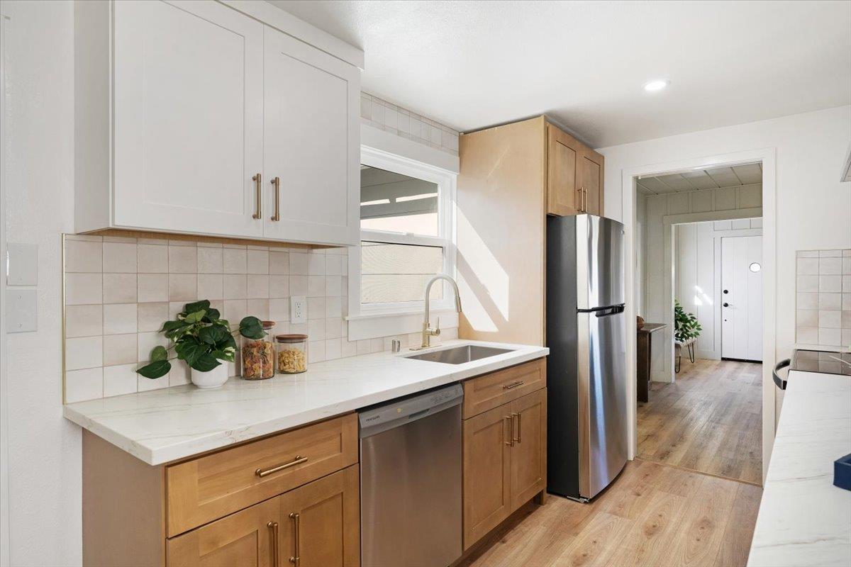 2866 Chesterfield Drive