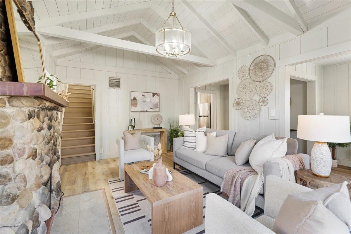 2866 Chesterfield Drive