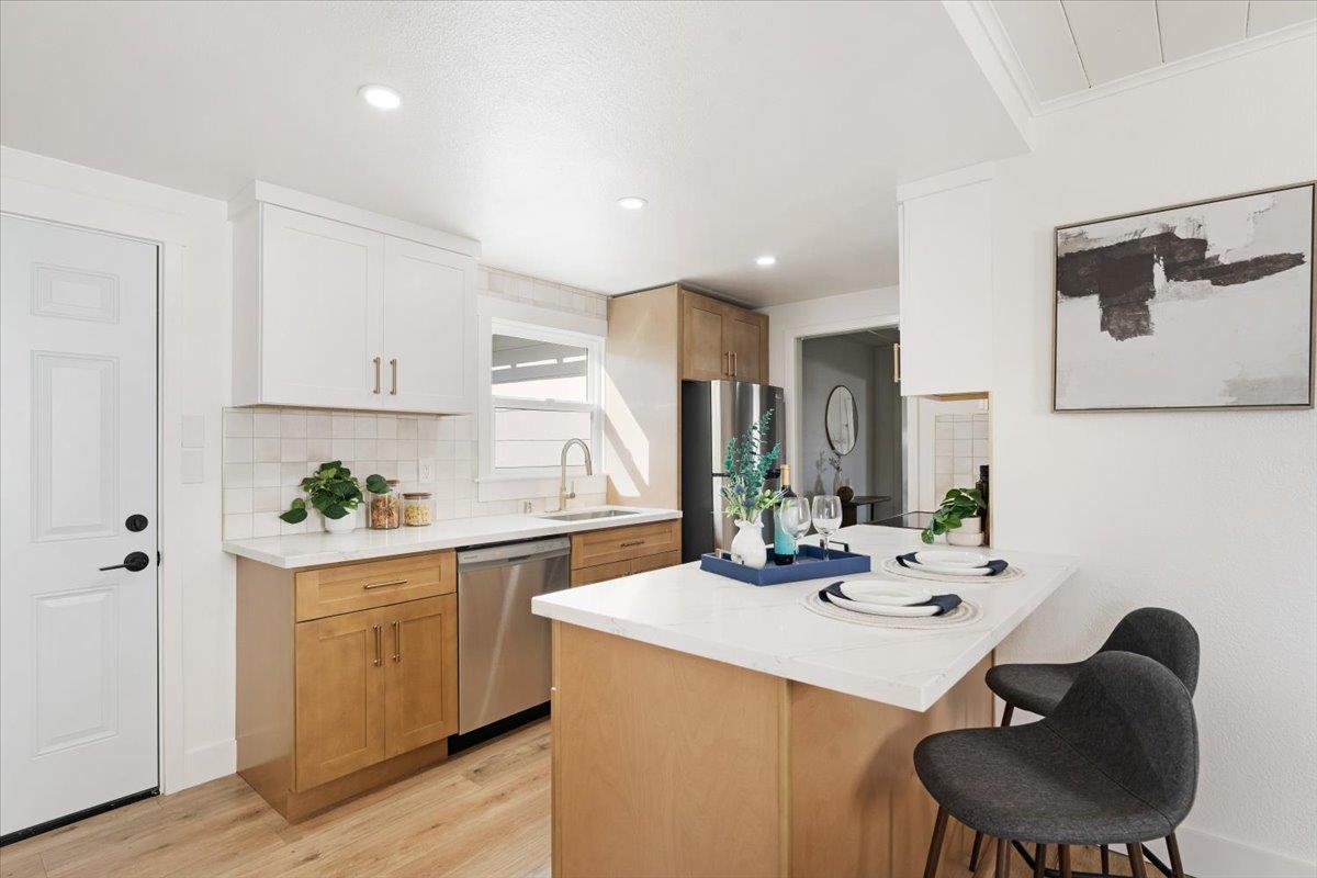 2866 Chesterfield Drive