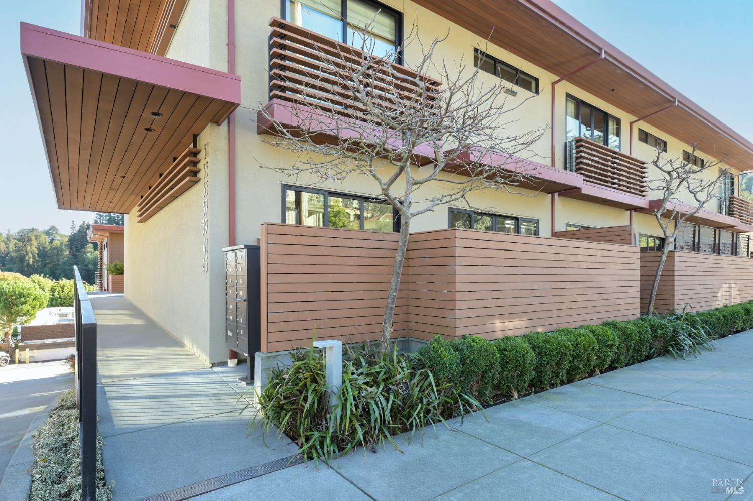 31 Lovell Avenue