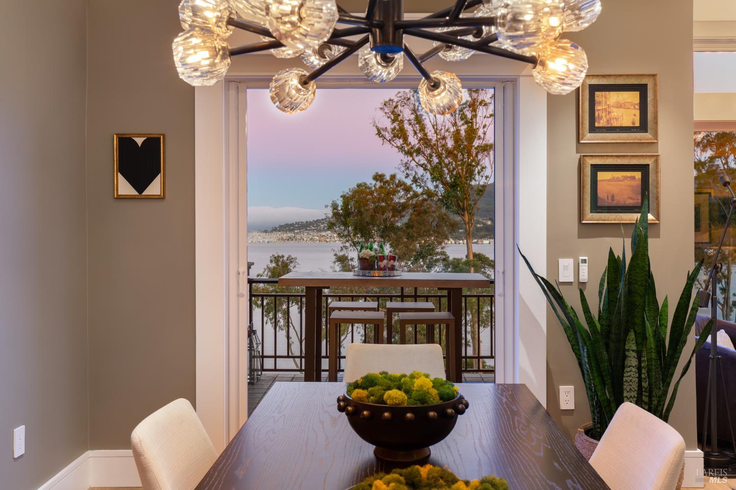 55 De Silva Island Drive
