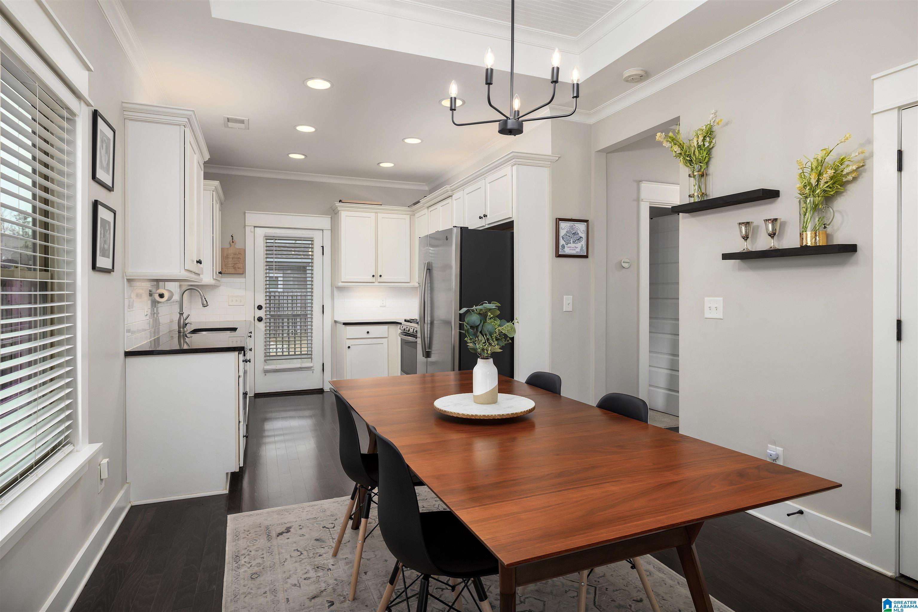 3907 CREST LANDING
