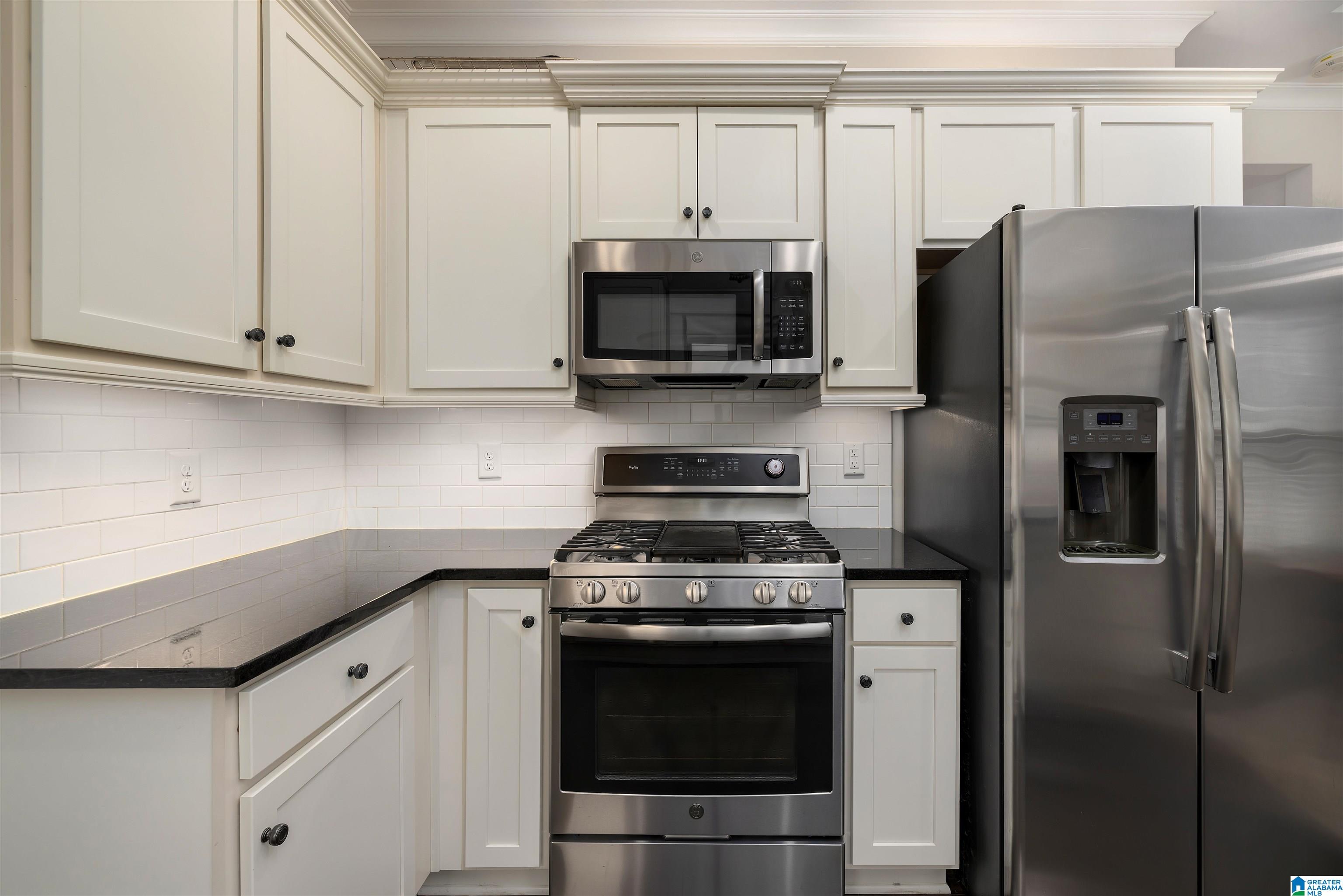 3907 CREST LANDING