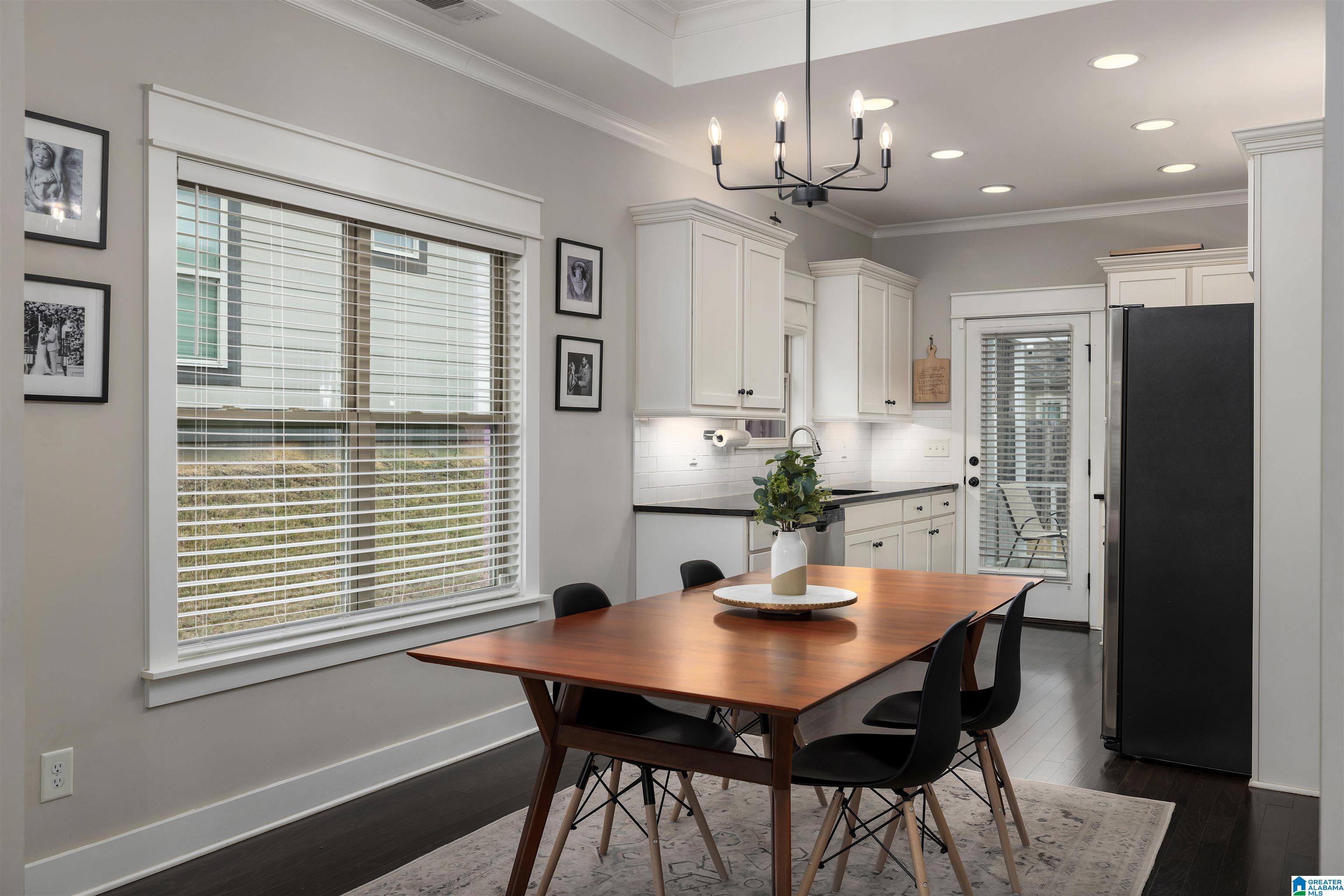 3907 CREST LANDING