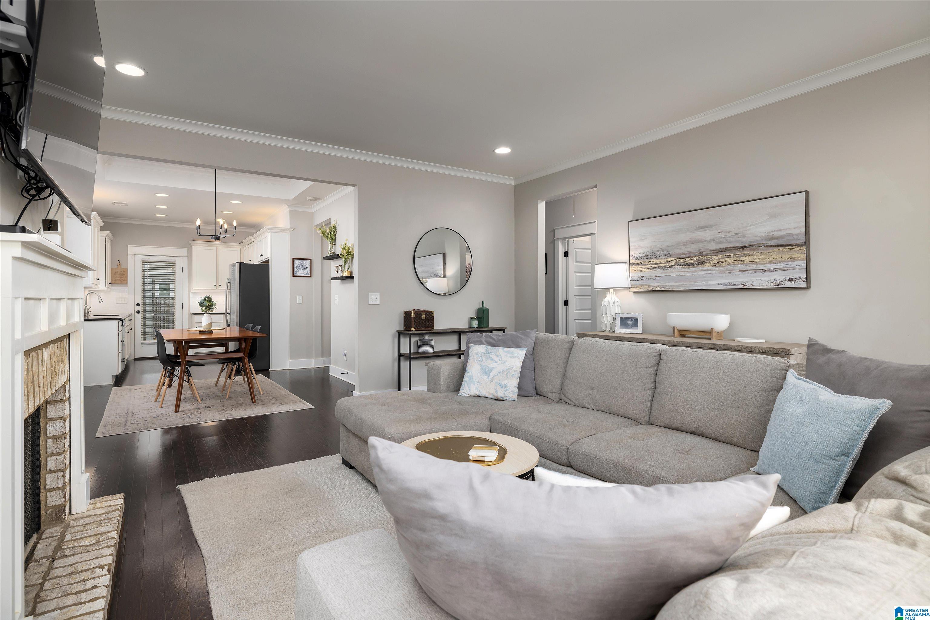 3907 CREST LANDING