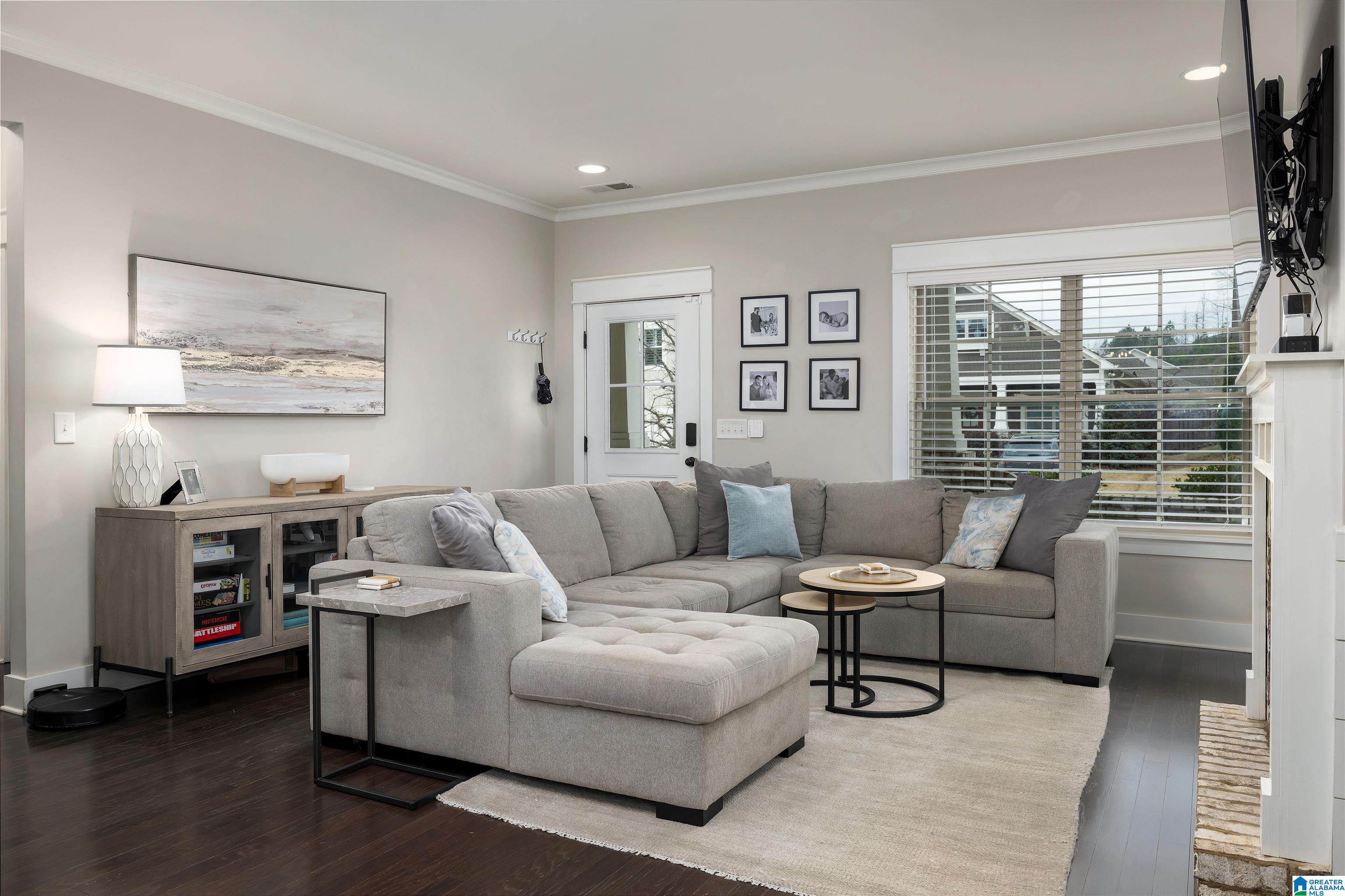 3907 CREST LANDING