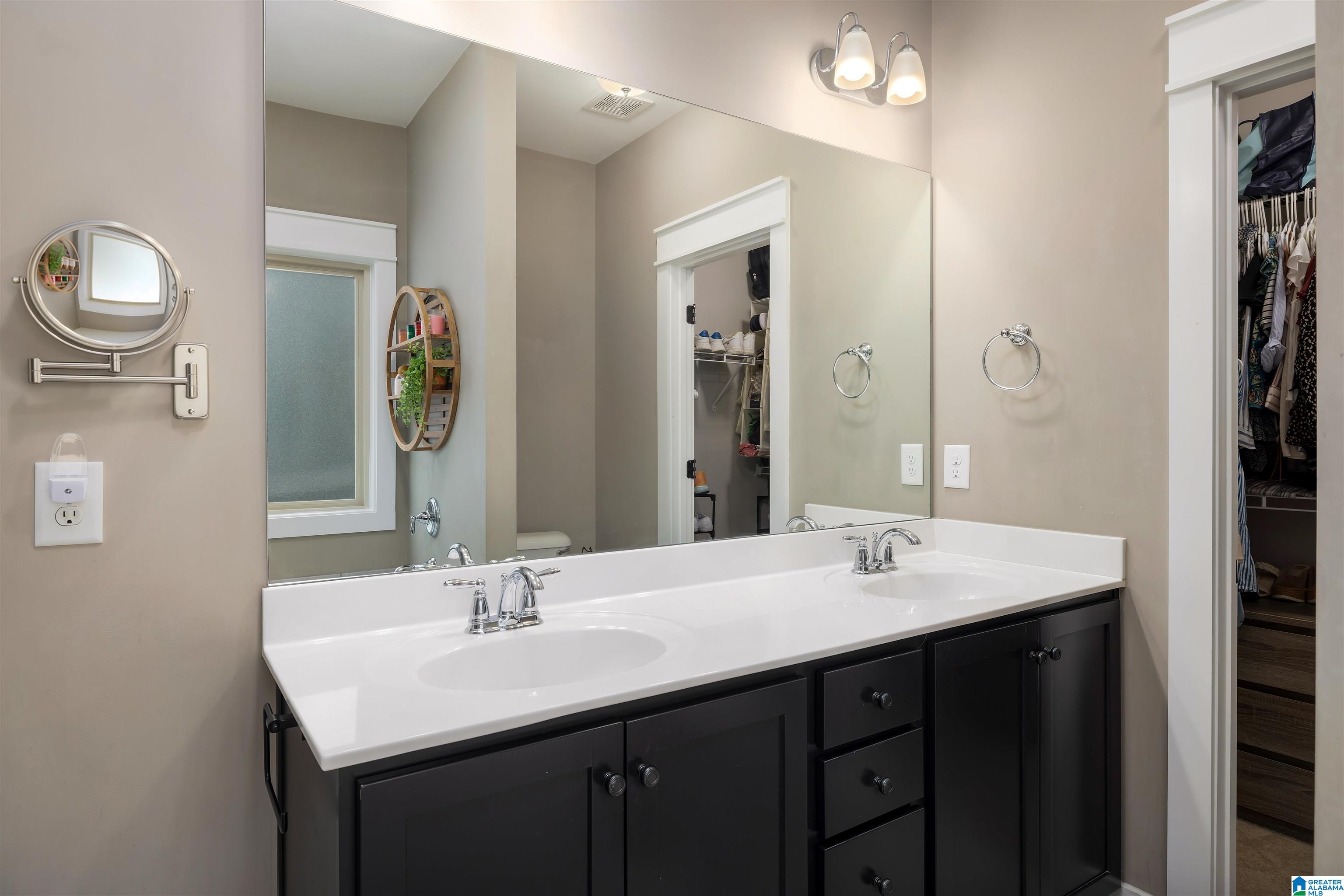 3907 CREST LANDING