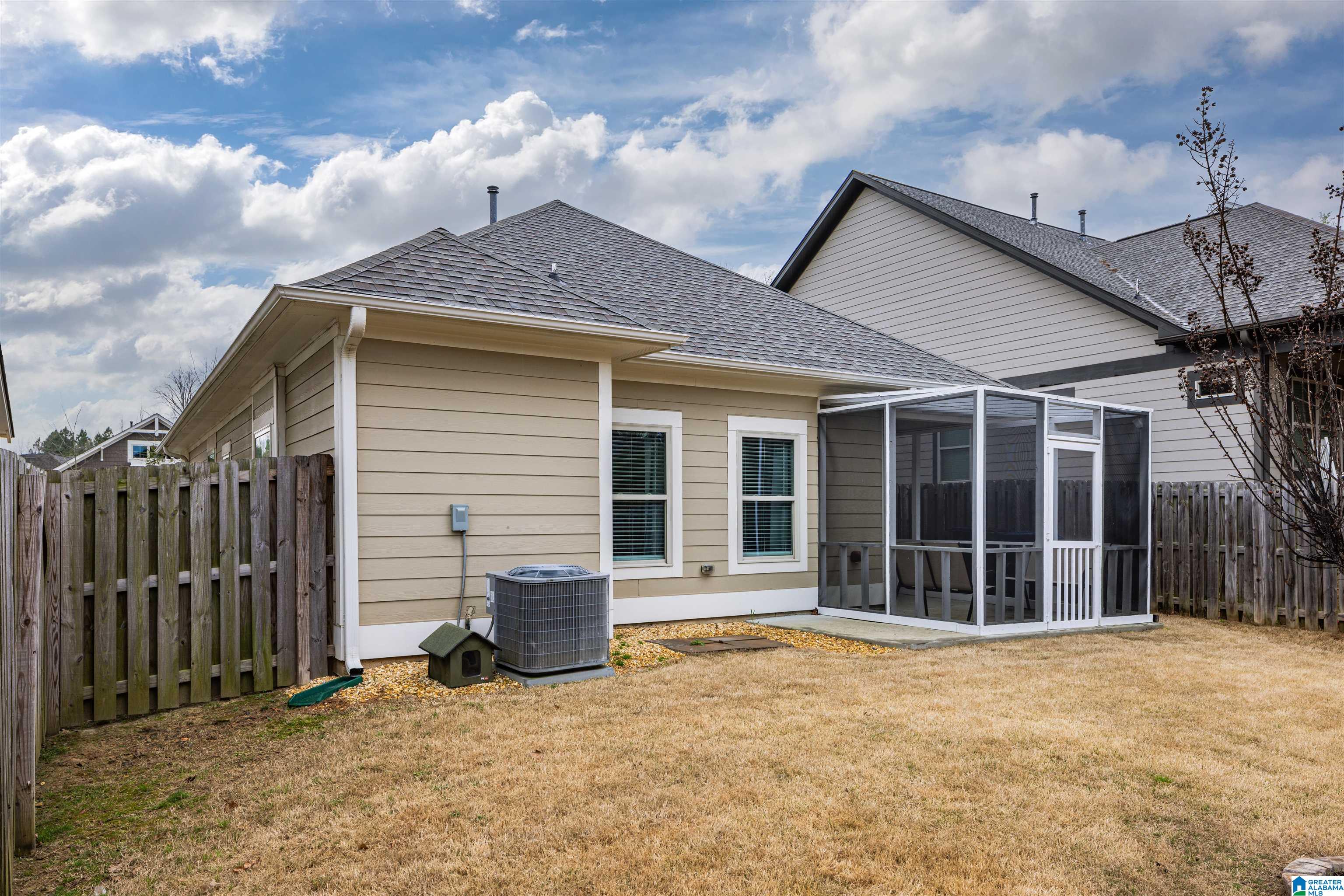 3907 CREST LANDING