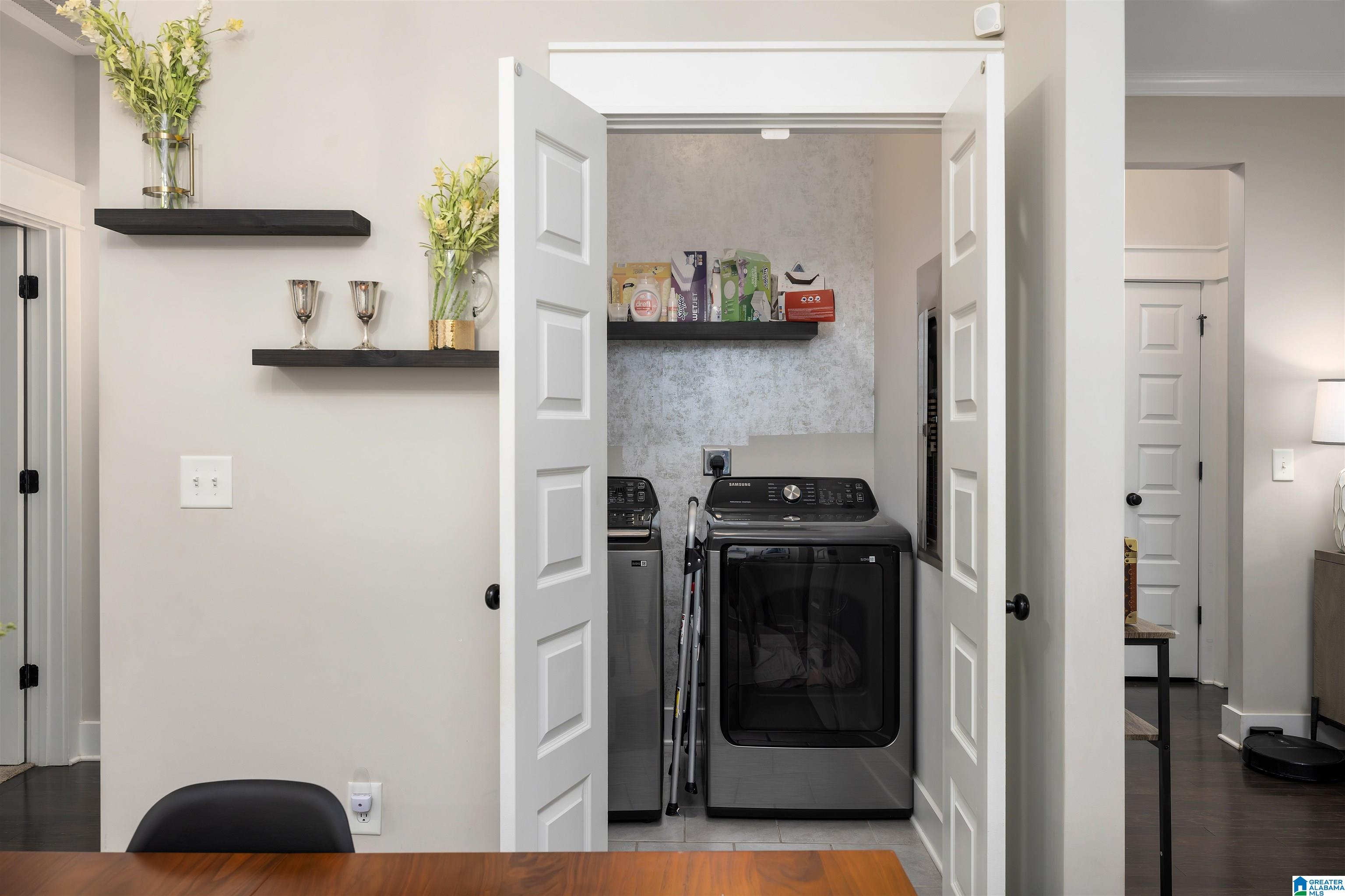 3907 CREST LANDING