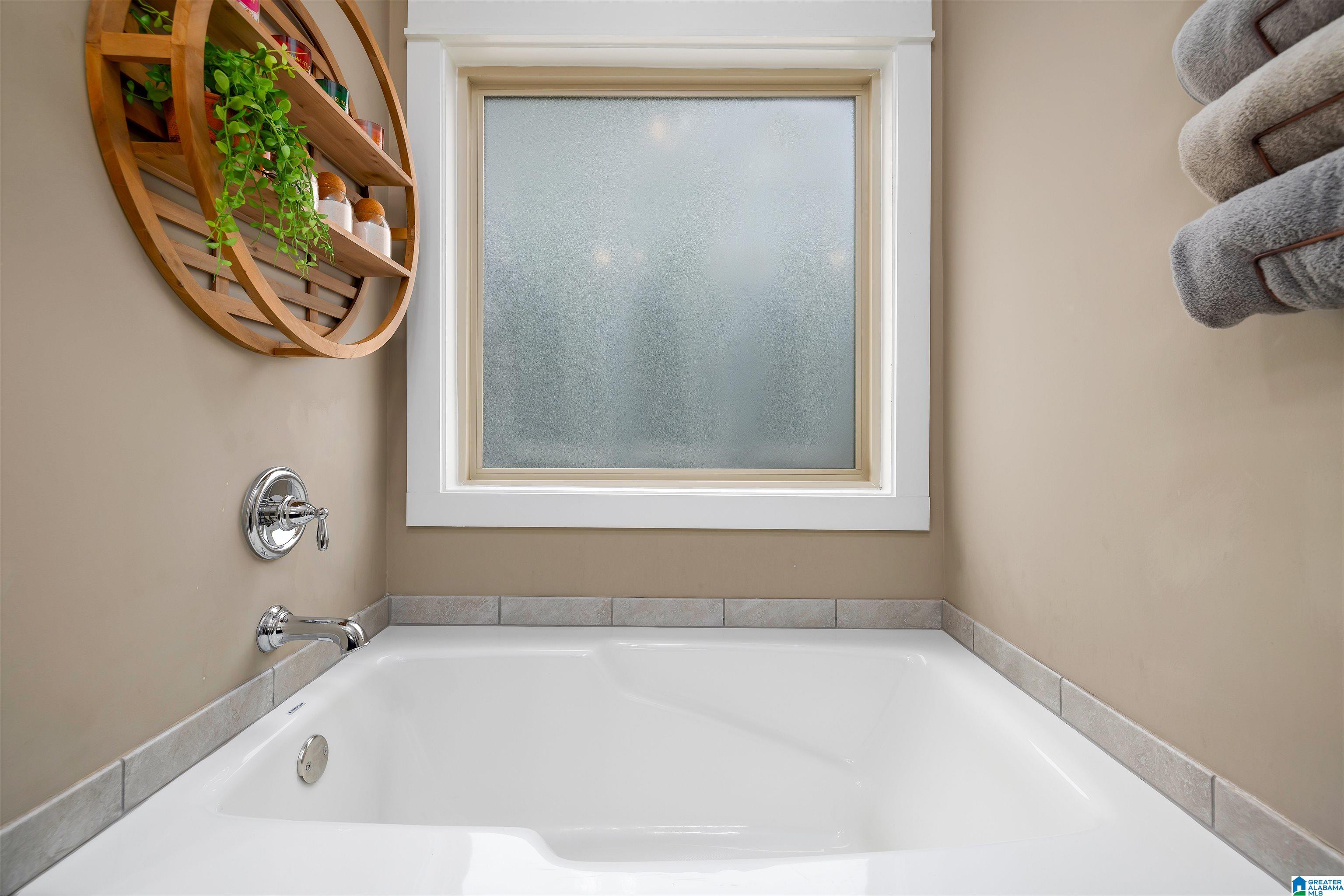 3907 CREST LANDING