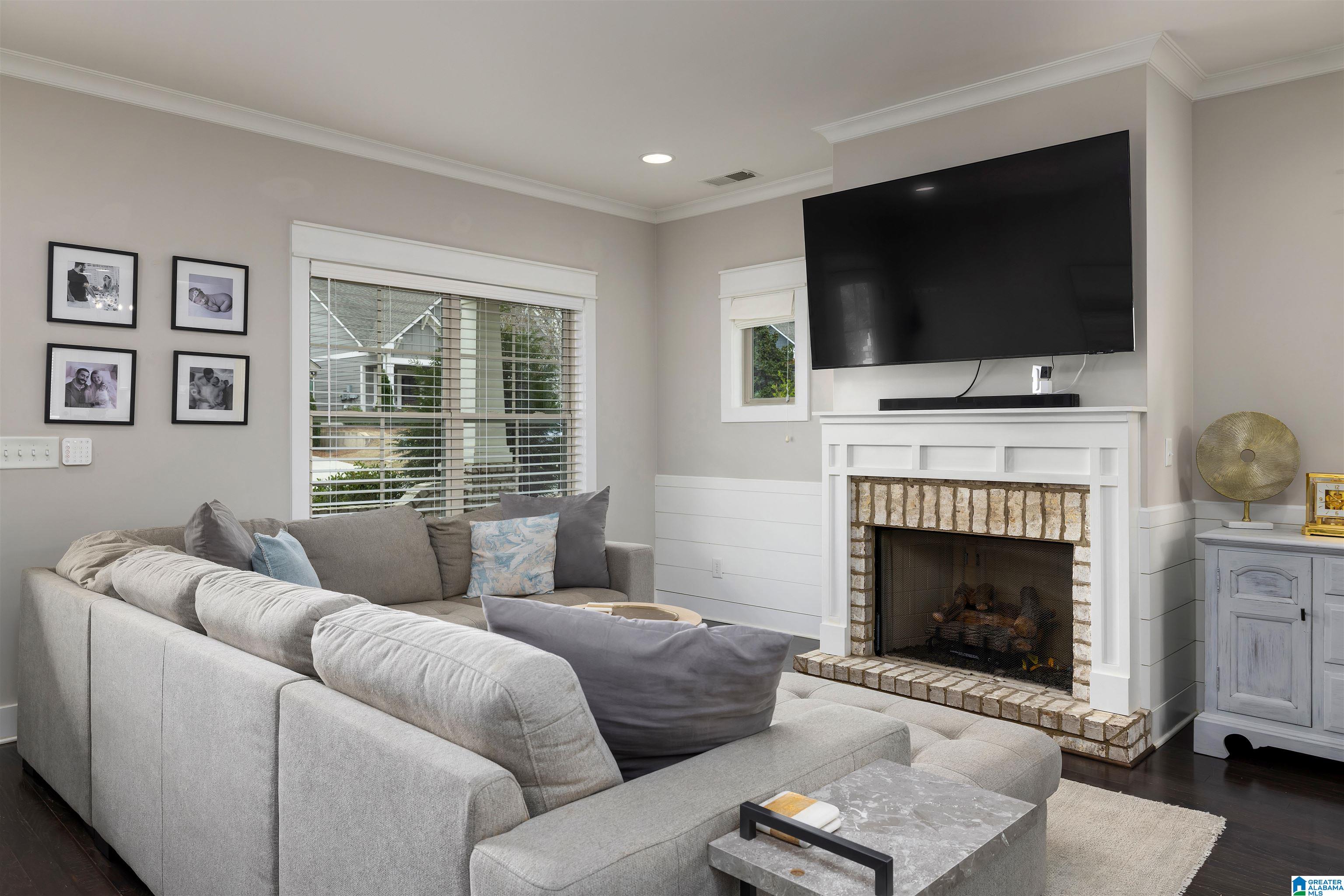 3907 CREST LANDING