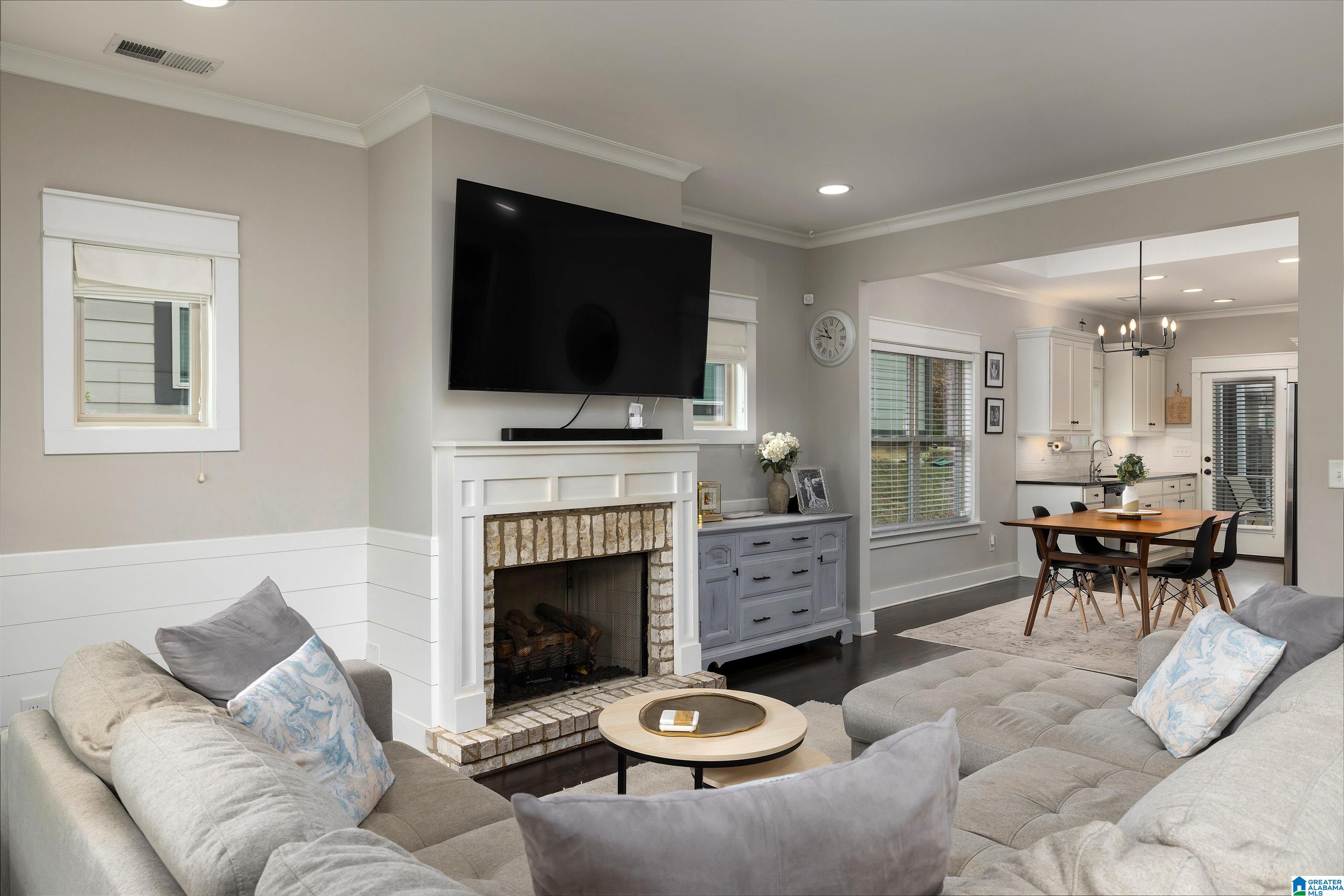 3907 CREST LANDING