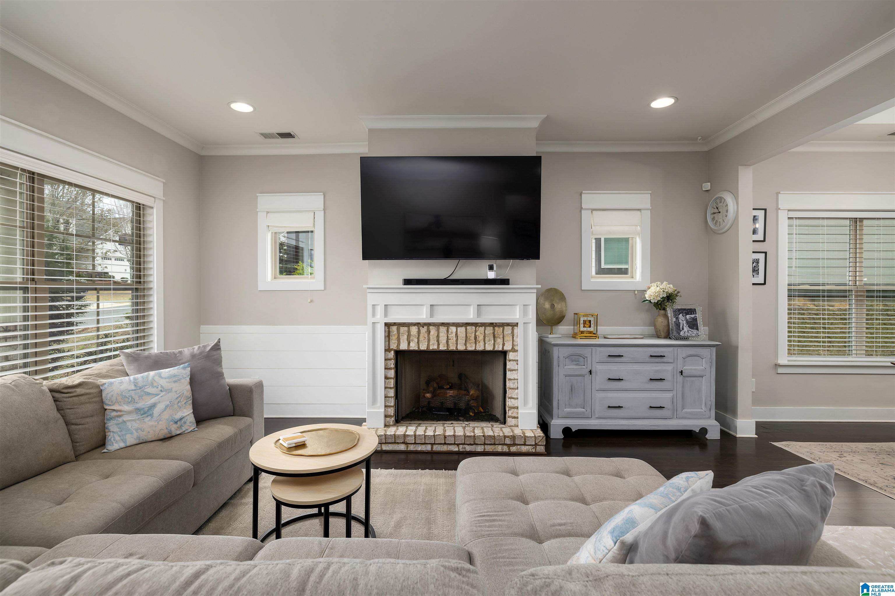 3907 CREST LANDING