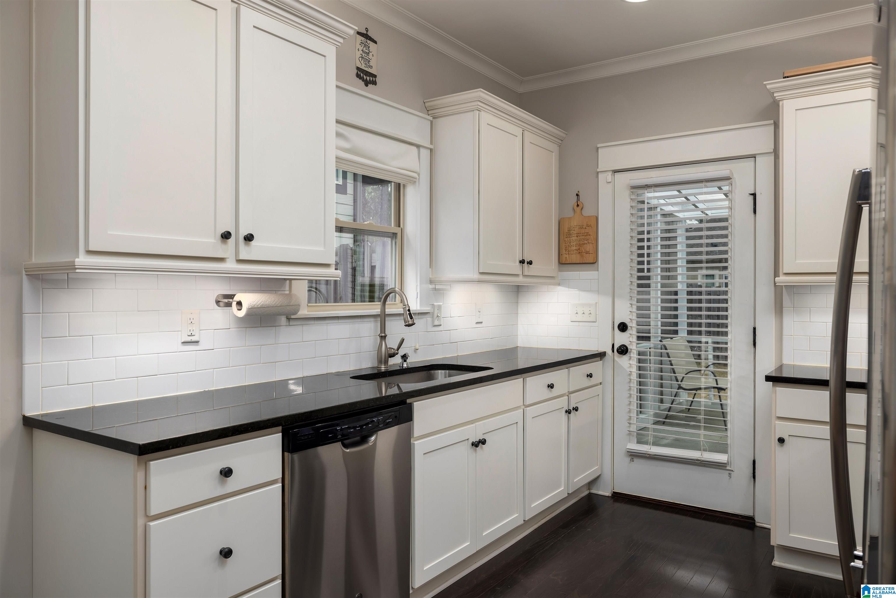 3907 CREST LANDING