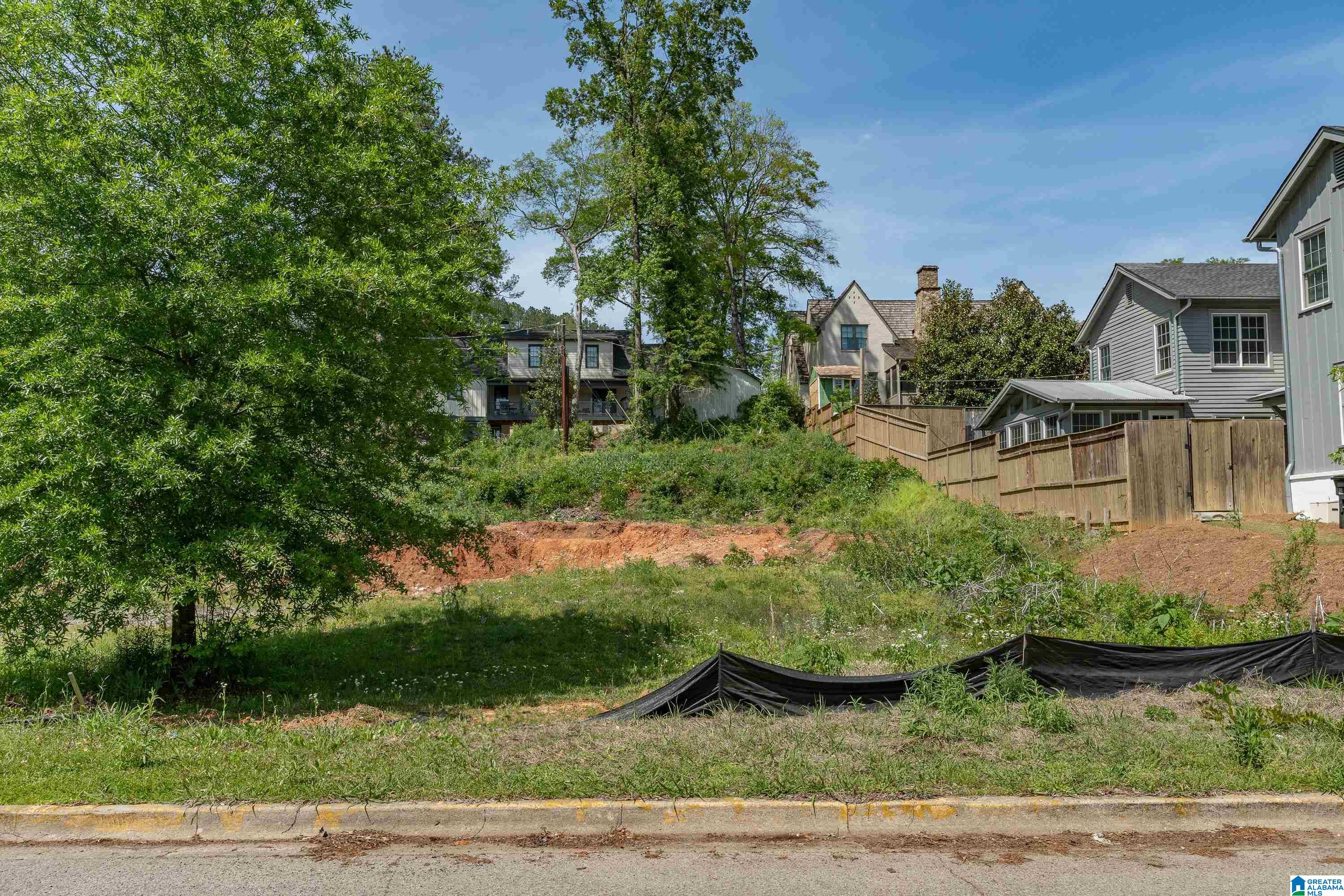 1104 IRVING ROAD 2