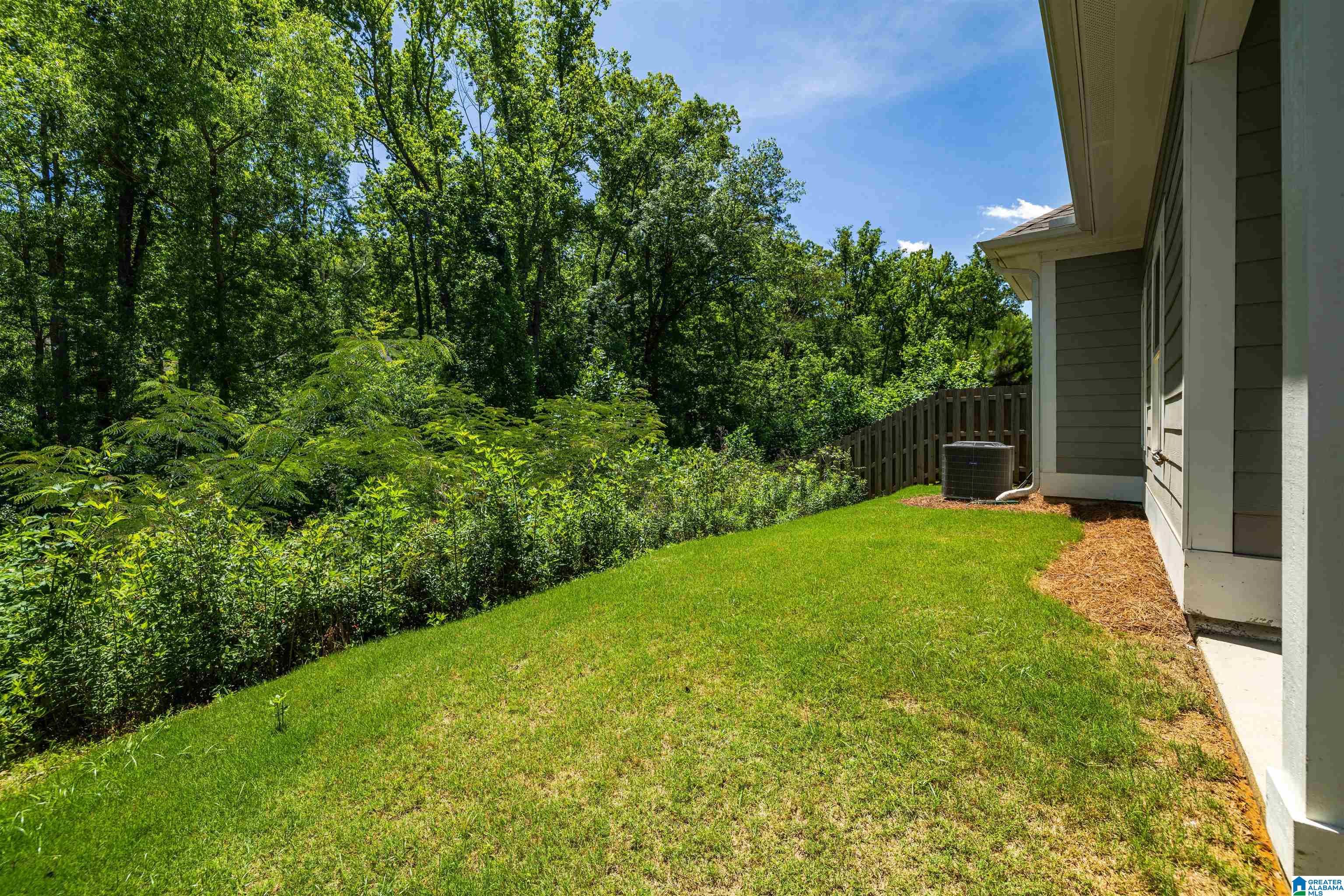 1425 VALLEY TRACE