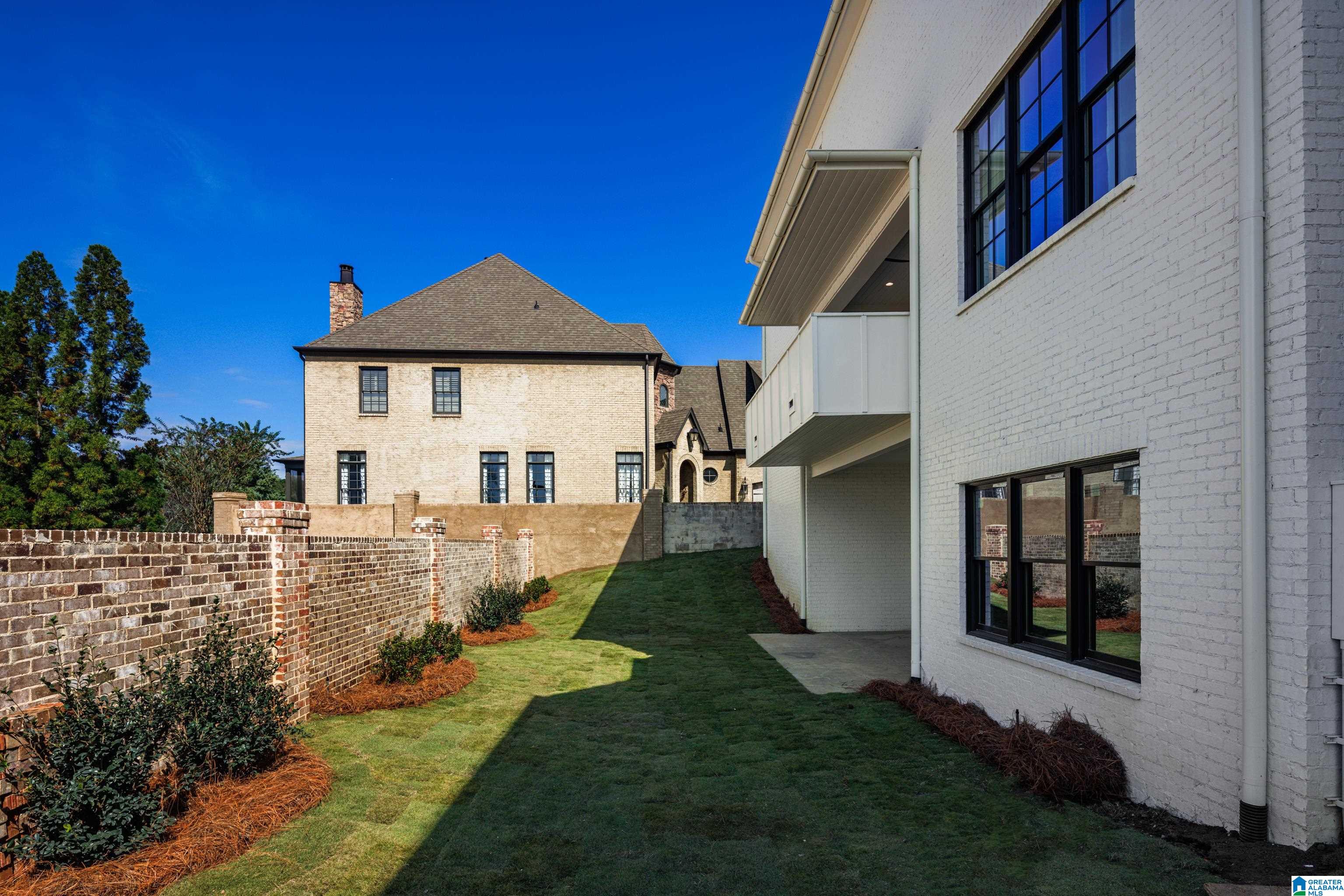 1719 COLLINWOOD COURT