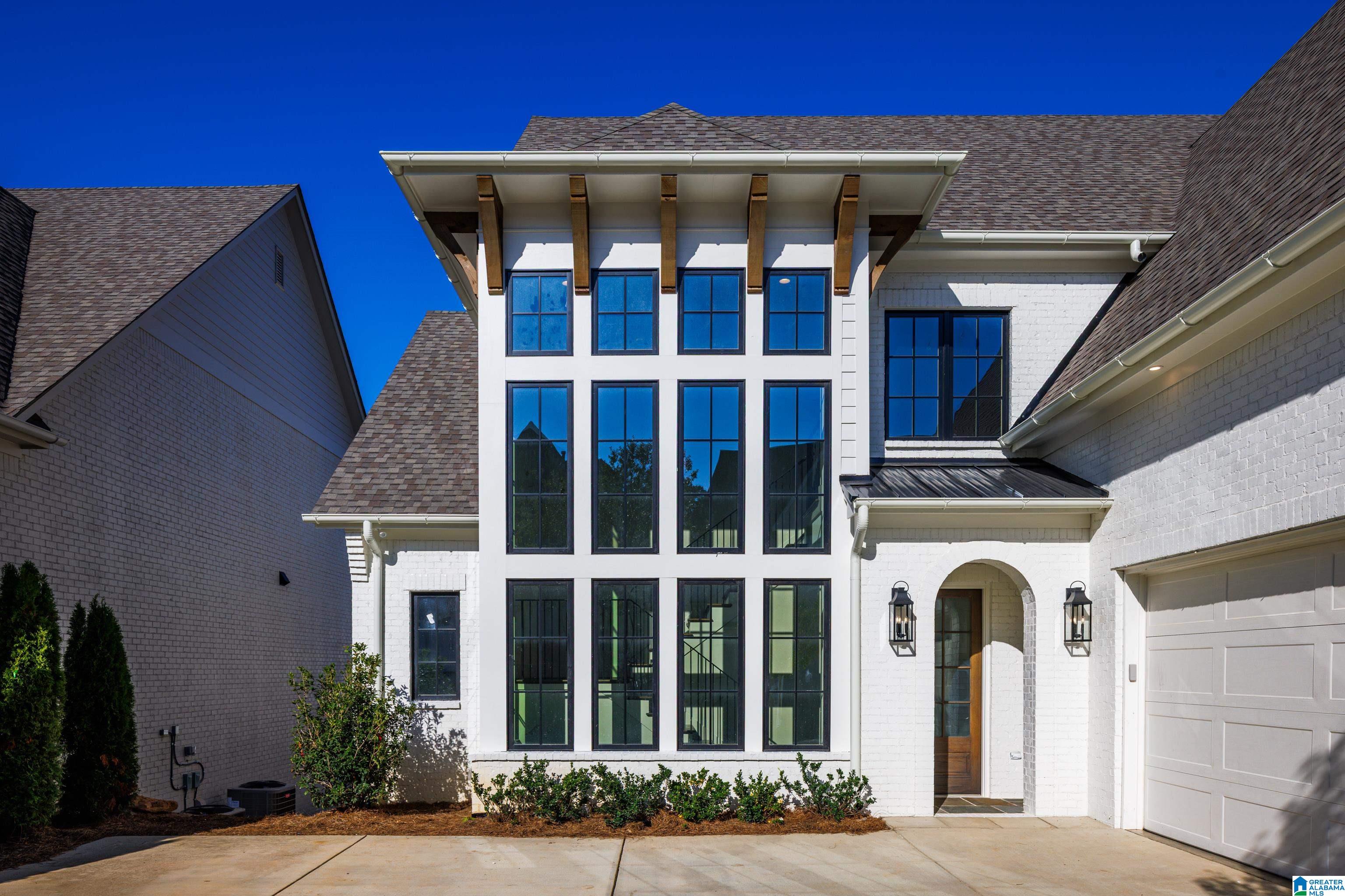 1719 COLLINWOOD COURT