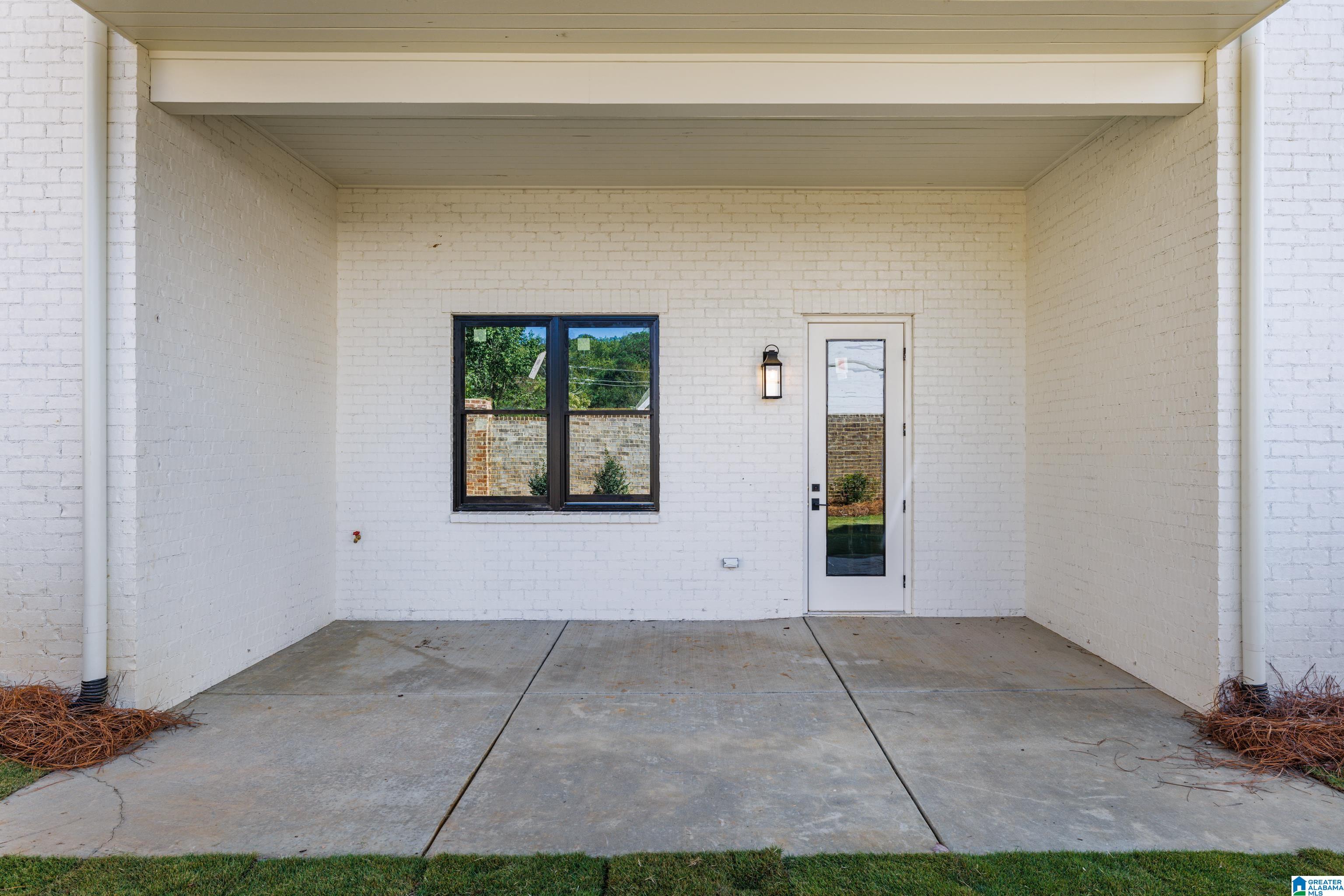 1719 COLLINWOOD COURT