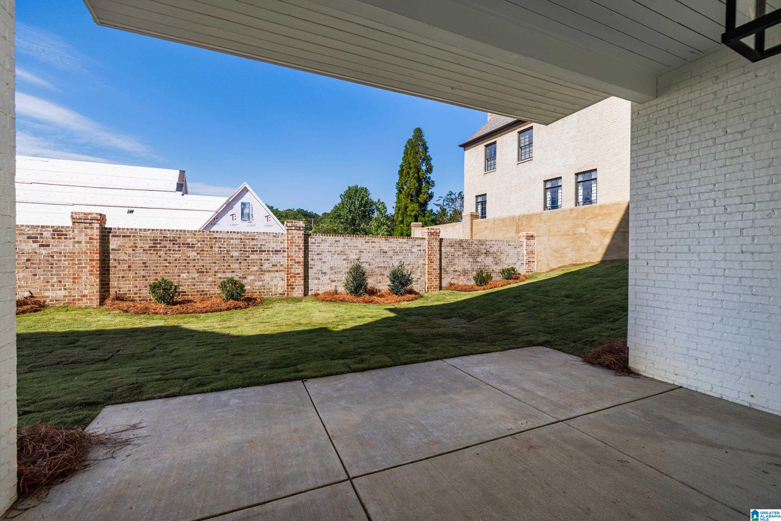 1719 COLLINWOOD COURT