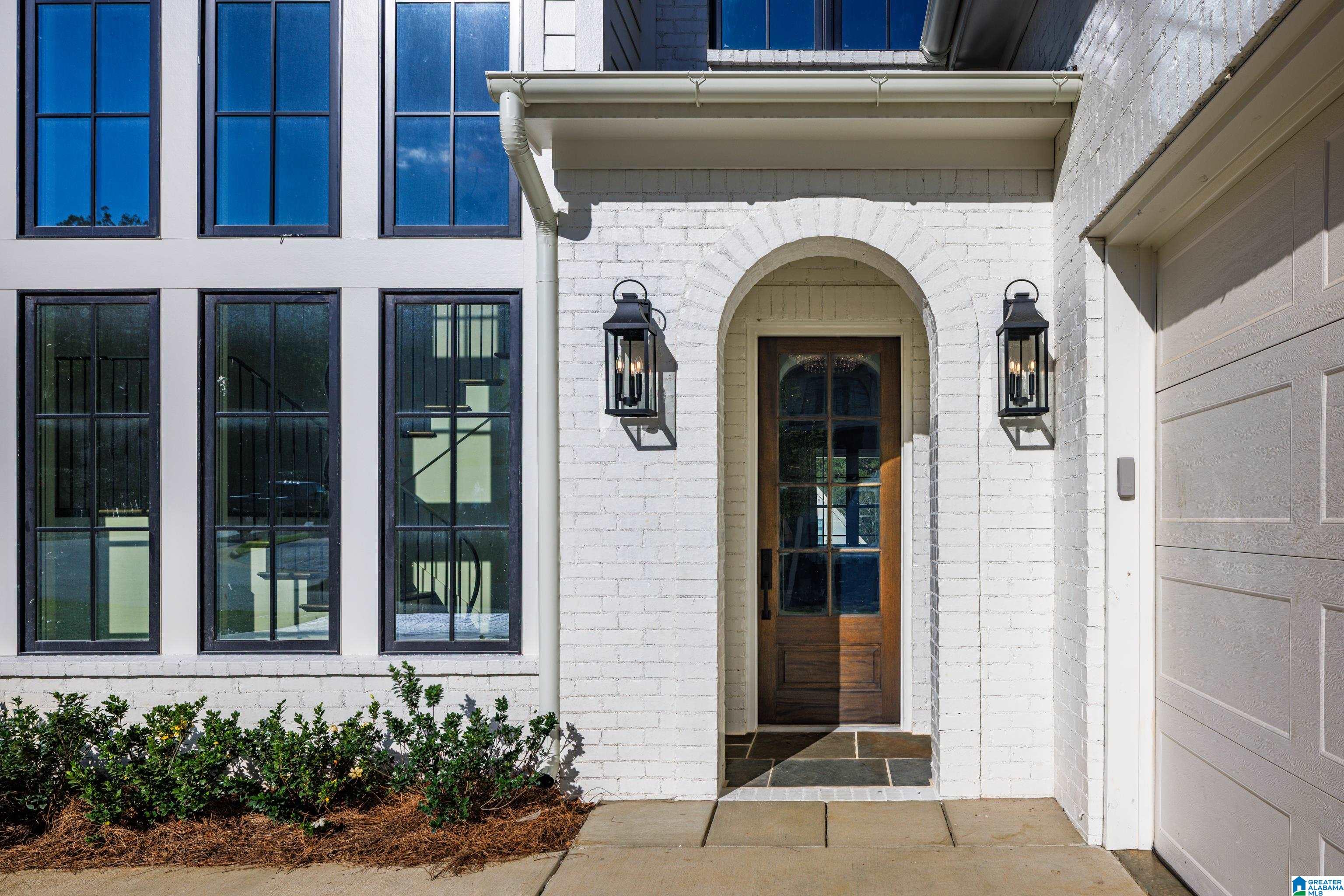 1719 COLLINWOOD COURT
