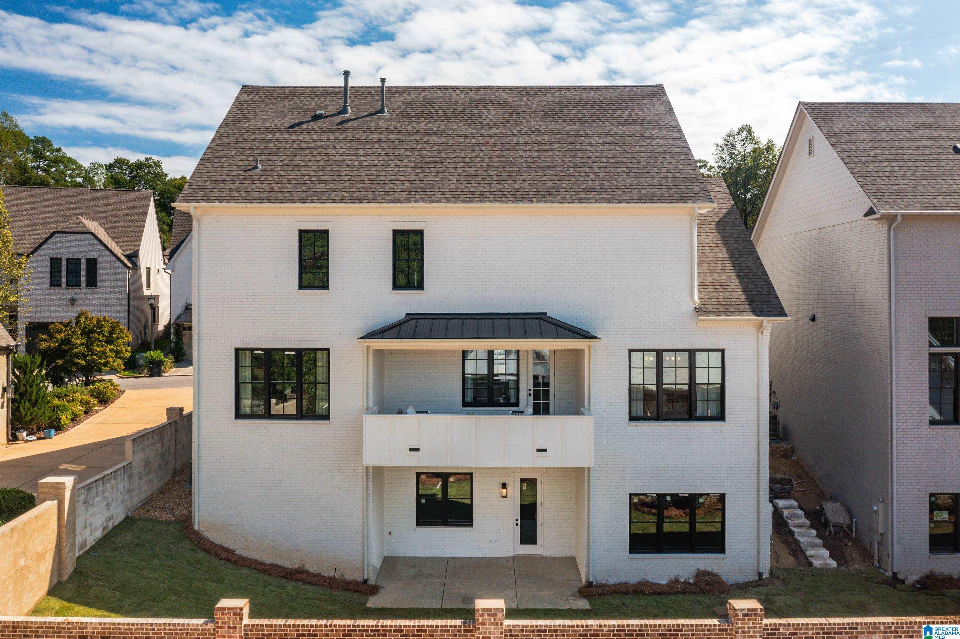 1719 COLLINWOOD COURT