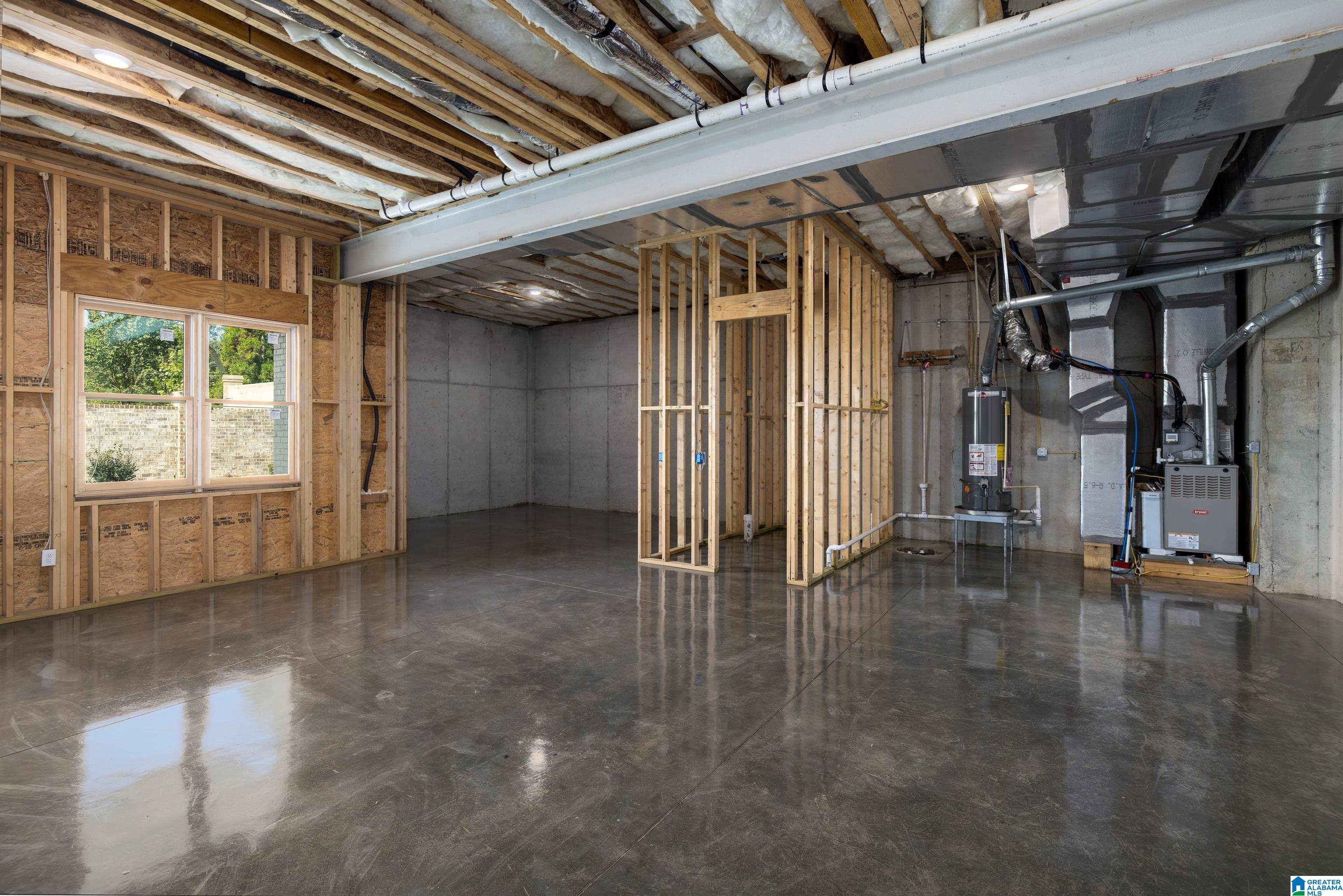 1719 COLLINWOOD COURT