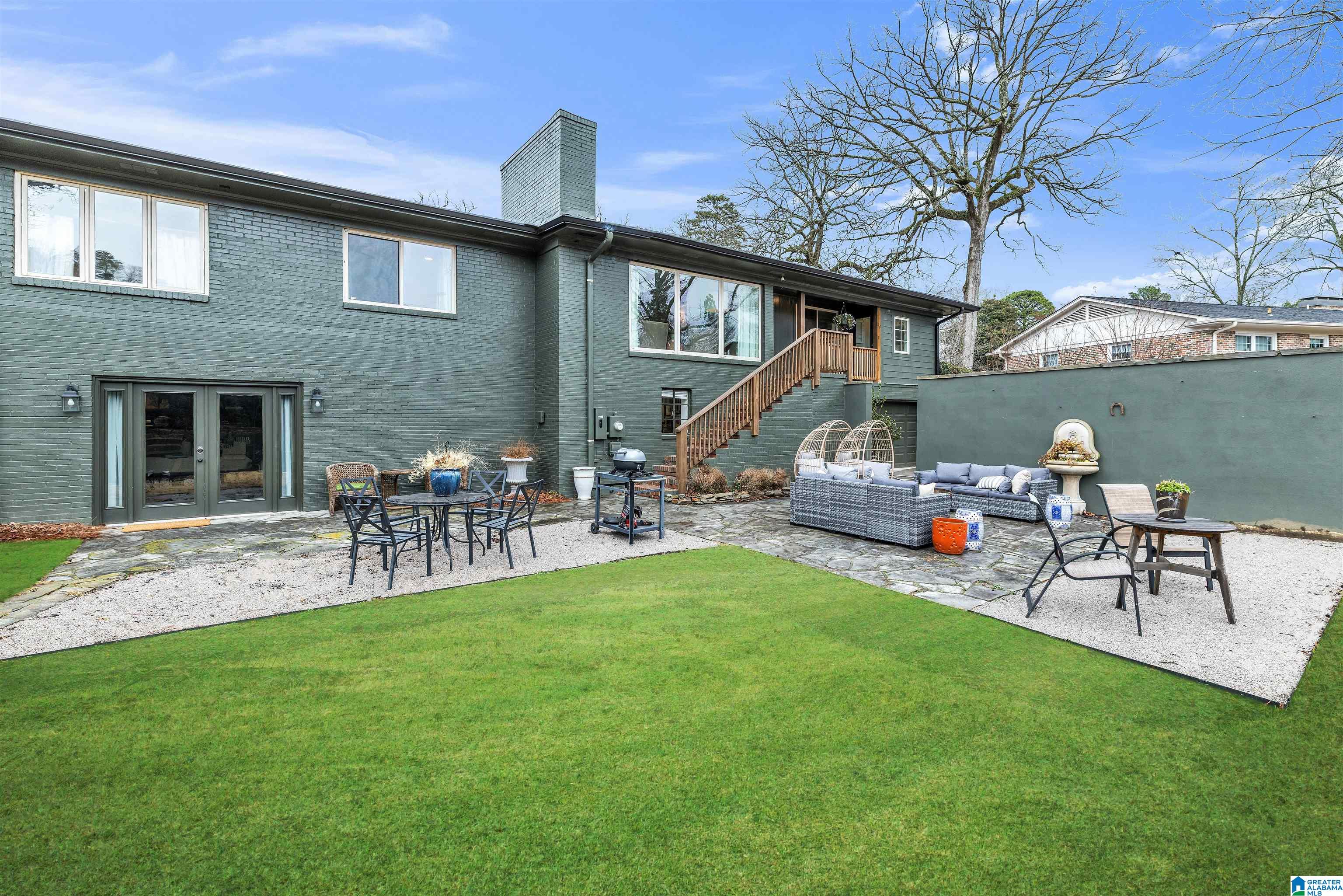 2125 VESTAVIA LAKE DRIVE