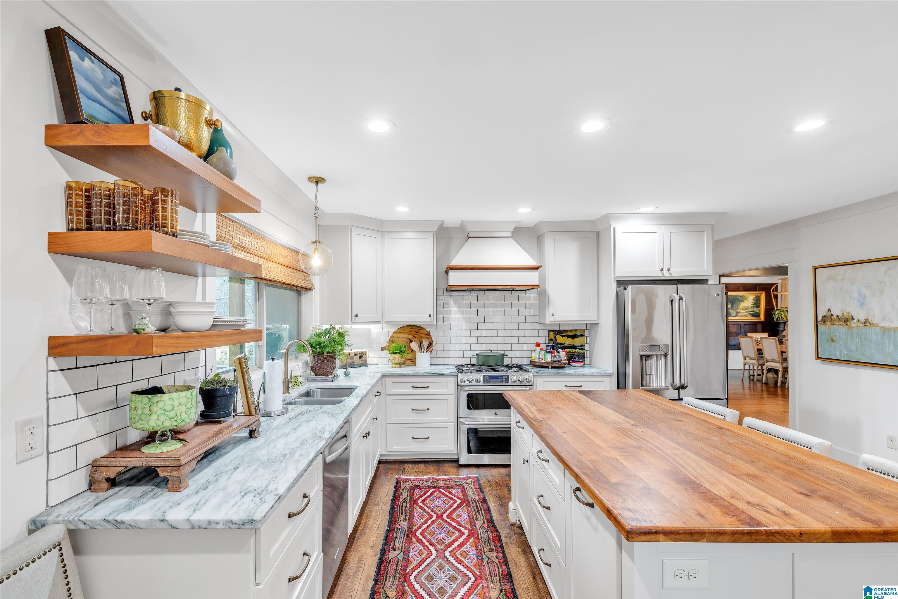 2125 VESTAVIA LAKE DRIVE