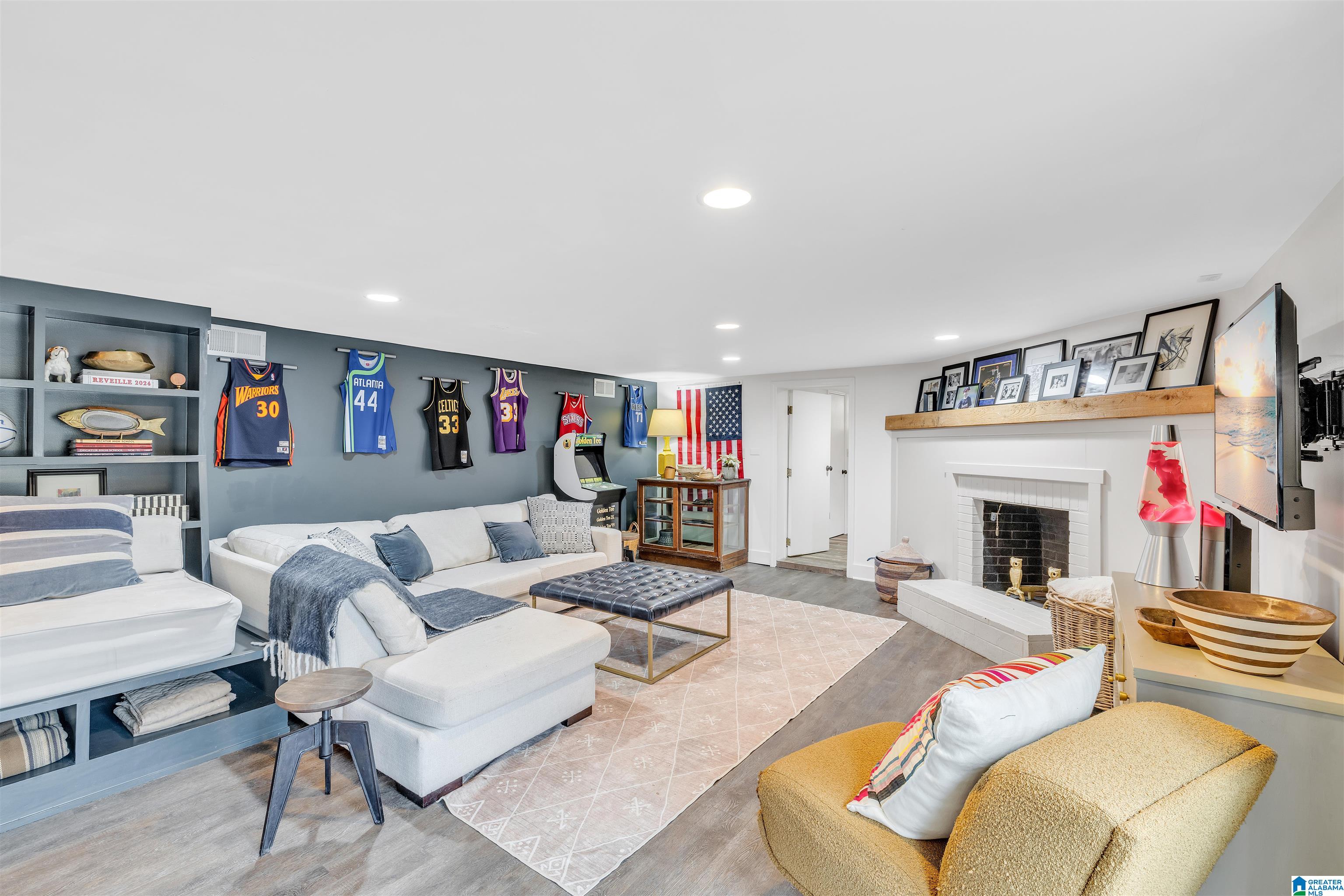 2125 VESTAVIA LAKE DRIVE