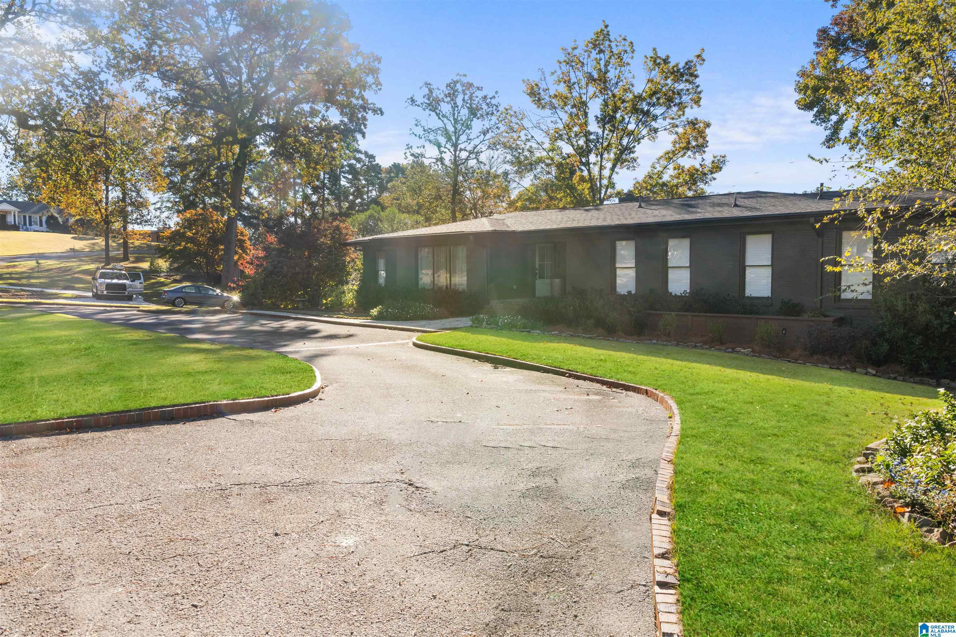 2125 VESTAVIA LAKE DRIVE