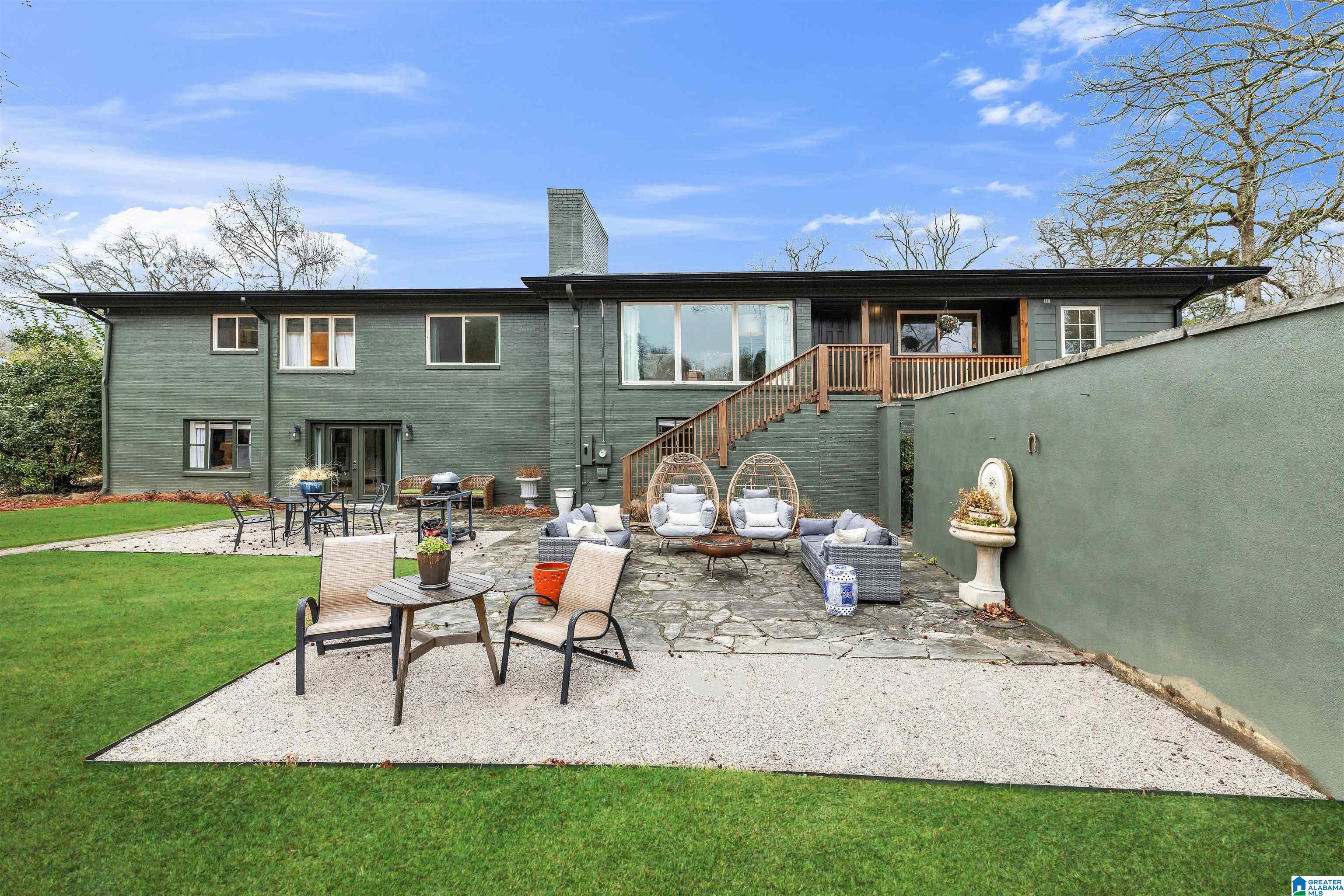 2125 VESTAVIA LAKE DRIVE