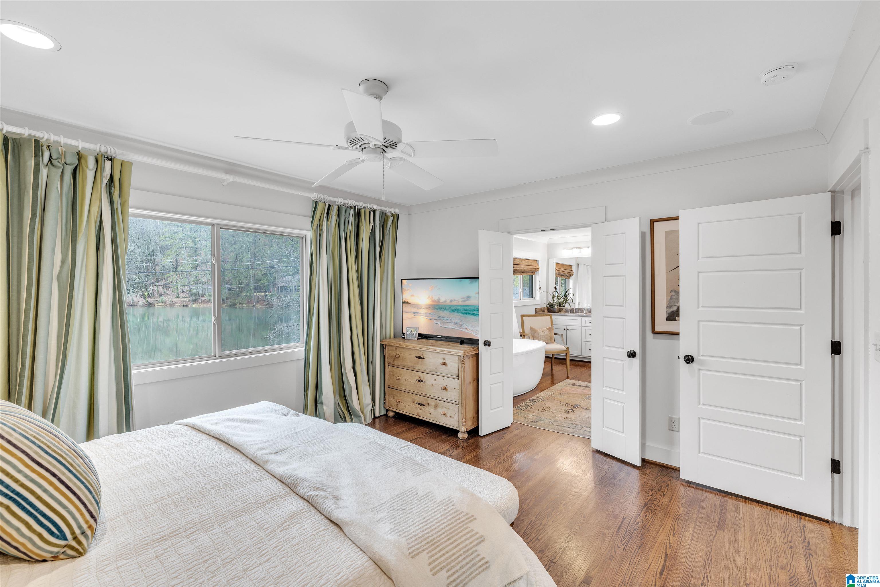 2125 VESTAVIA LAKE DRIVE