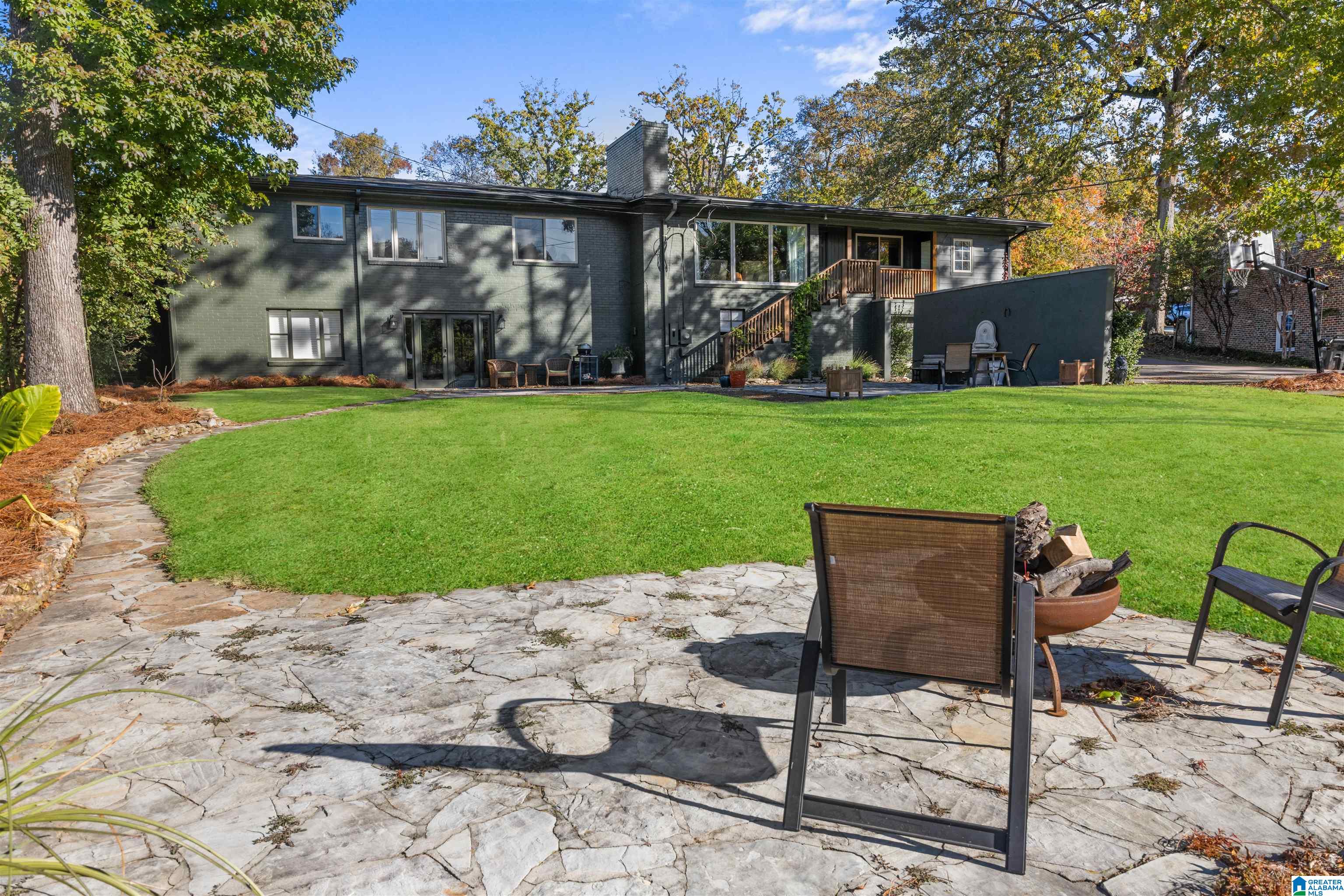 2125 VESTAVIA LAKE DRIVE