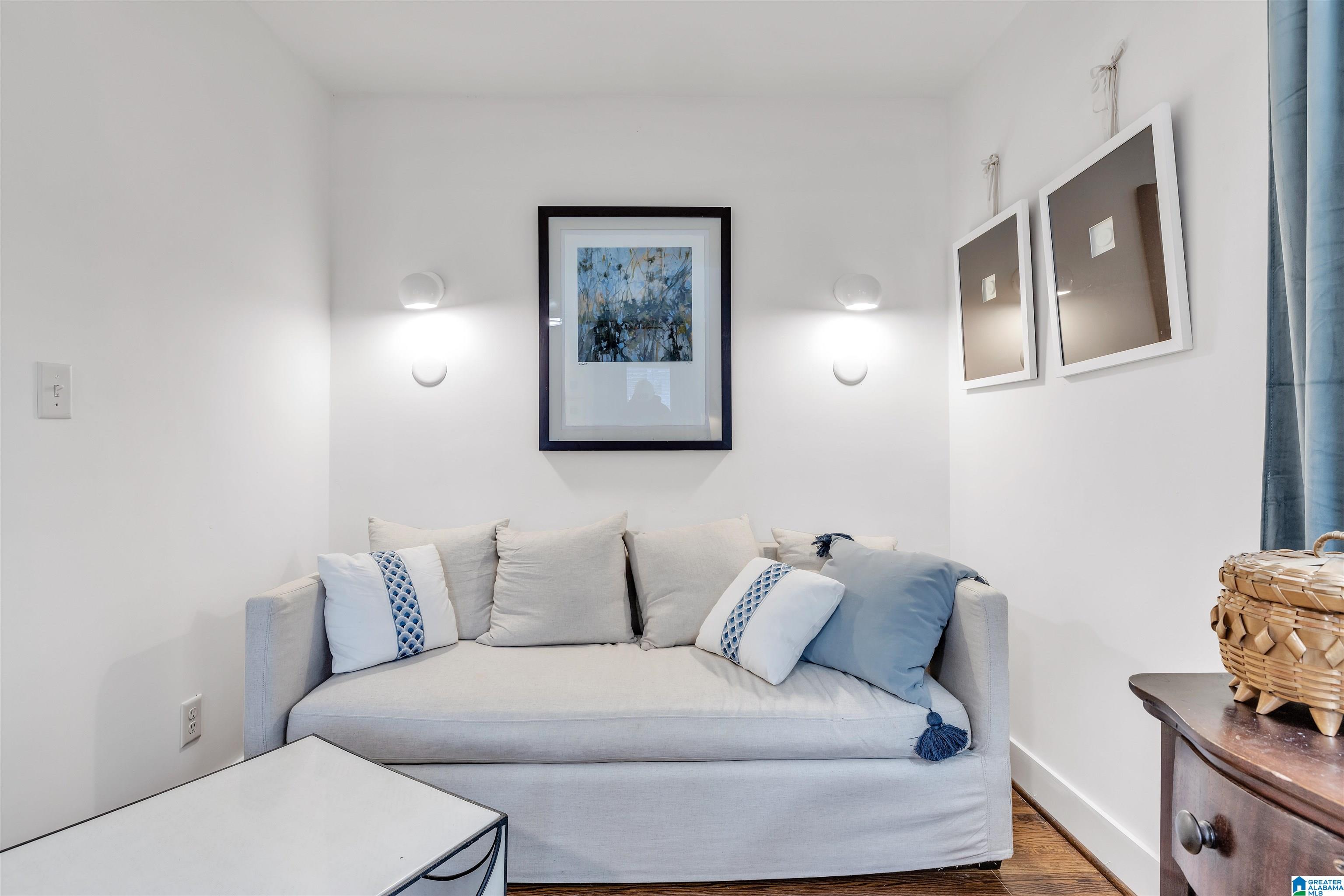 2125 VESTAVIA LAKE DRIVE