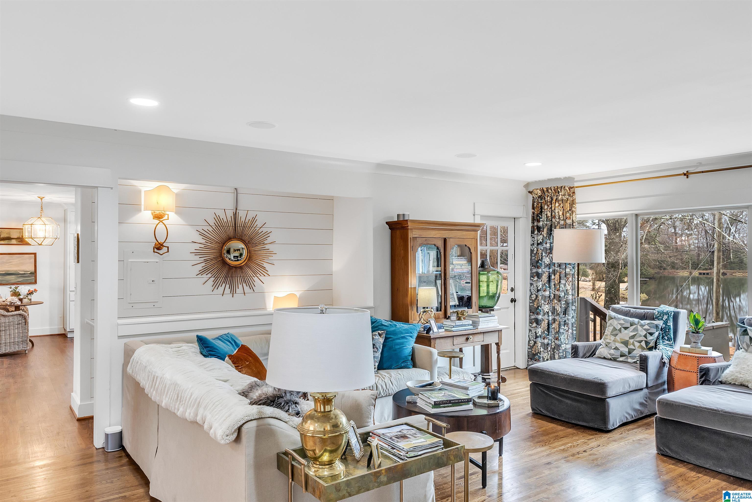 2125 VESTAVIA LAKE DRIVE