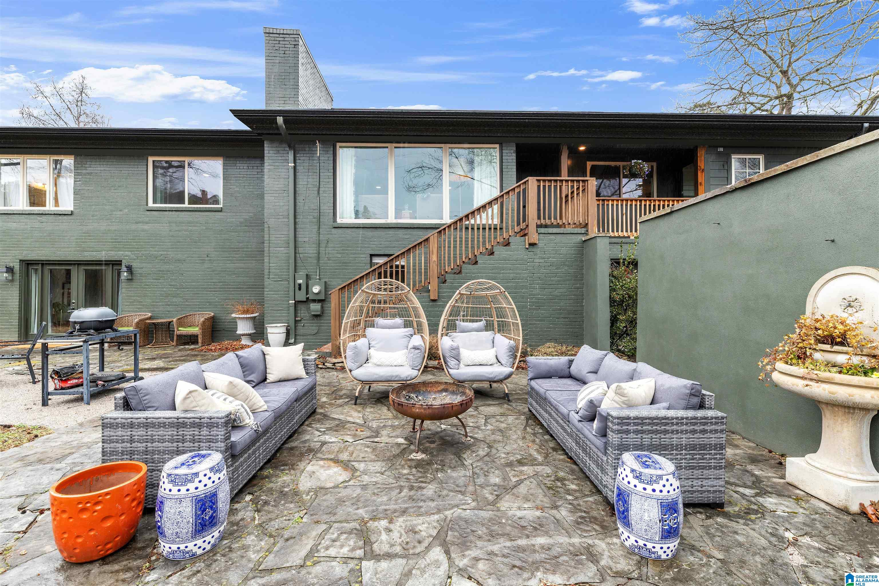 2125 VESTAVIA LAKE DRIVE