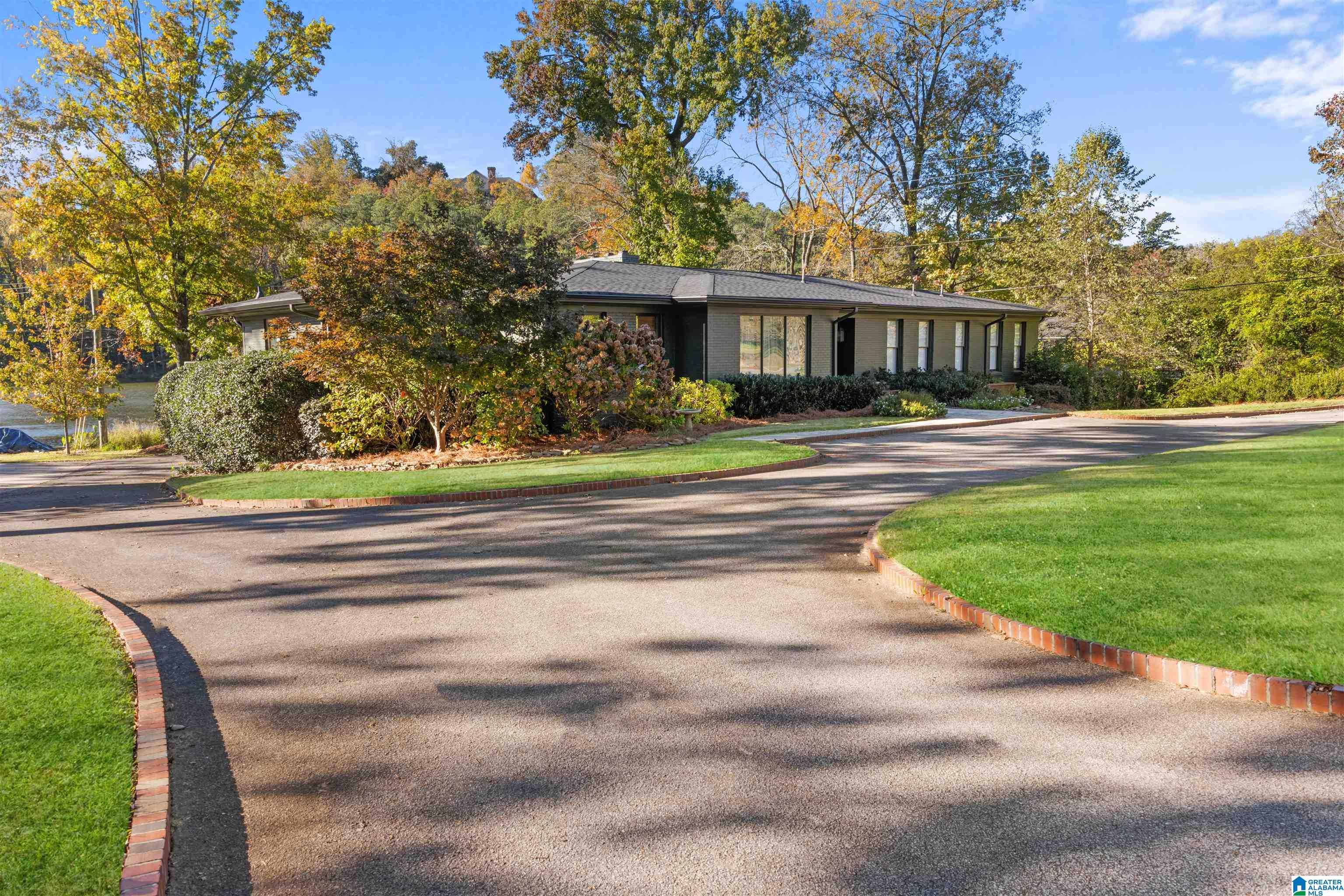 2125 VESTAVIA LAKE DRIVE