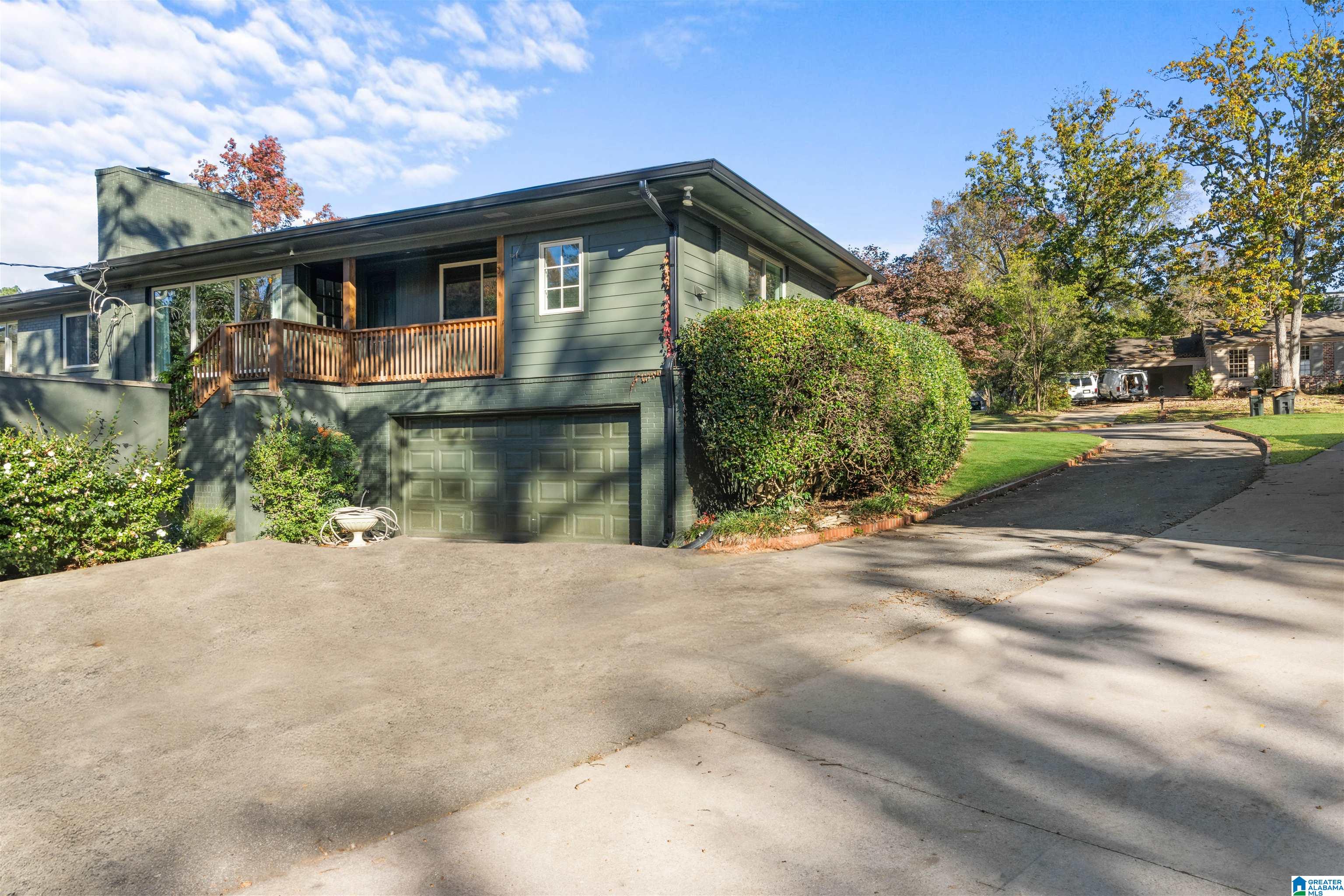 2125 VESTAVIA LAKE DRIVE